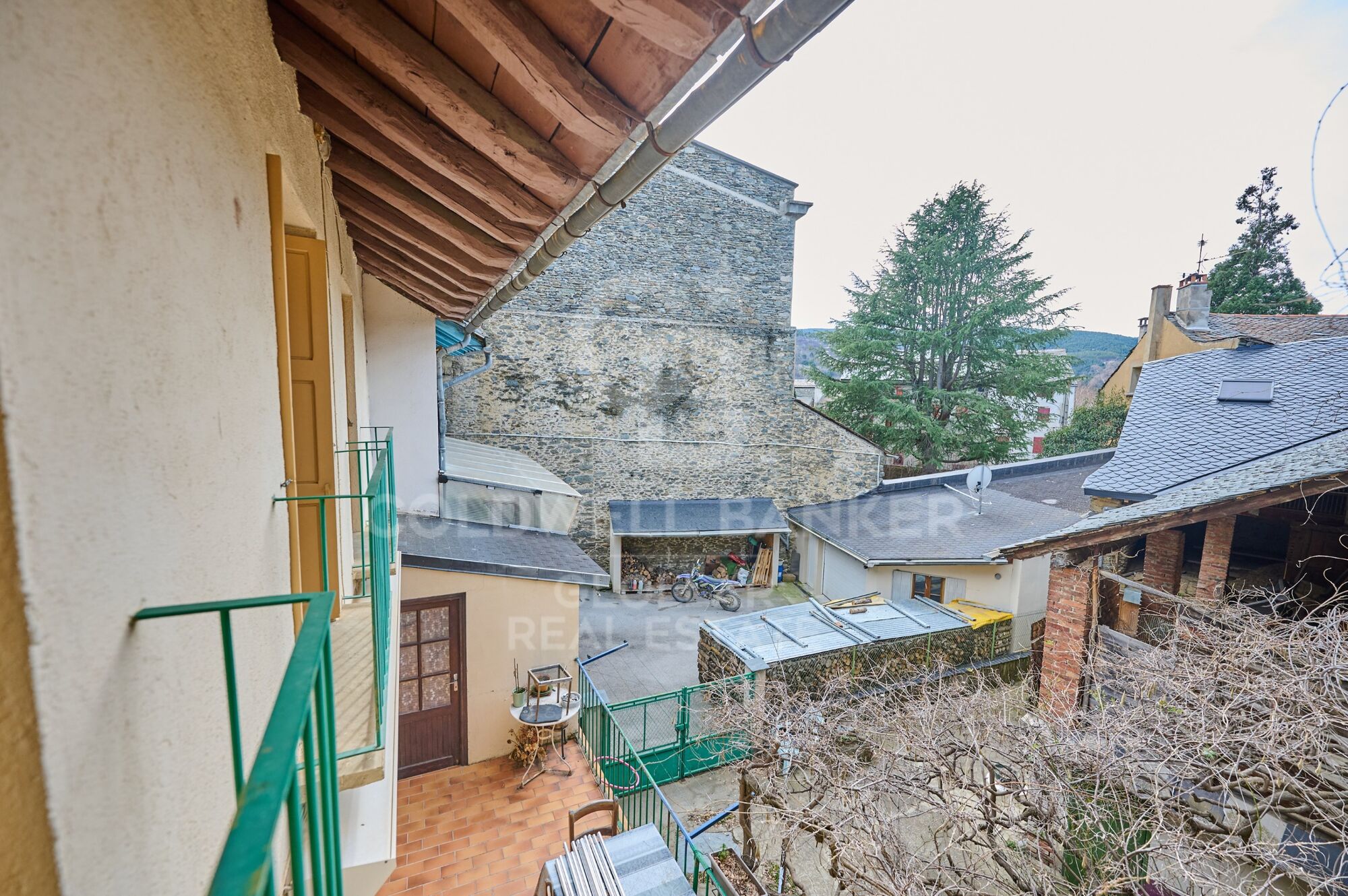 Casa de pueblo con gran potencial en Osséja