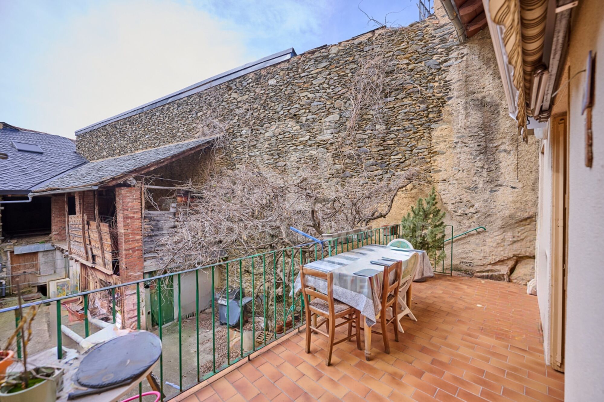 Casa de pueblo con gran potencial en Osséja