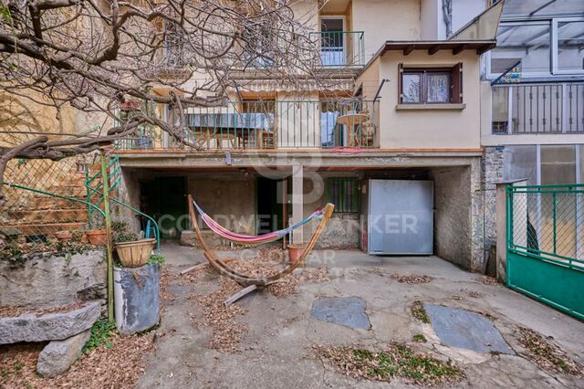 Casa de pueblo con gran potencial en Osséja