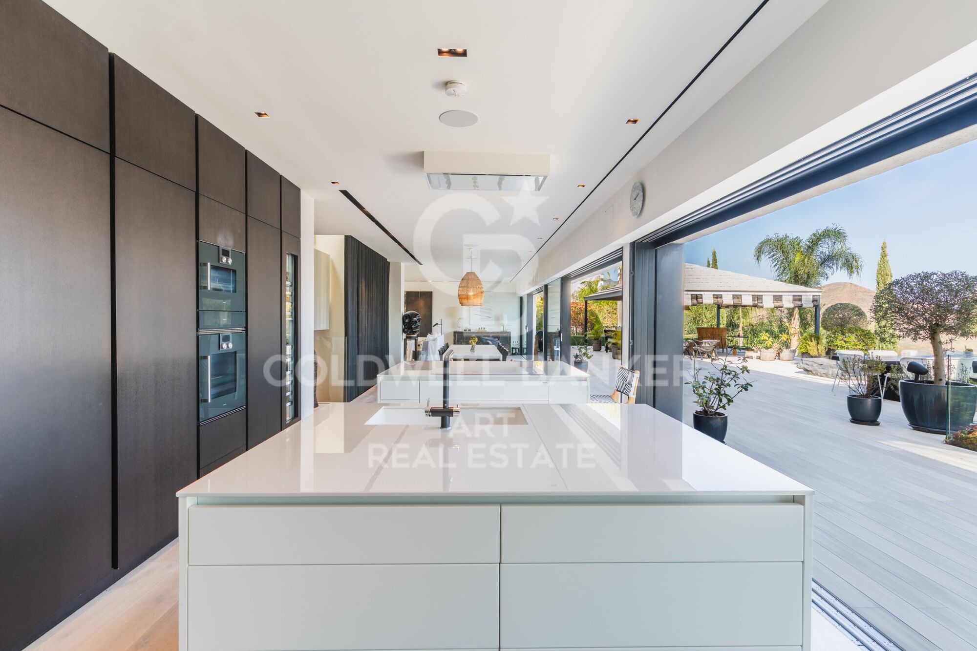 Exceptional villa in La Mairena, a privileged residential enclave