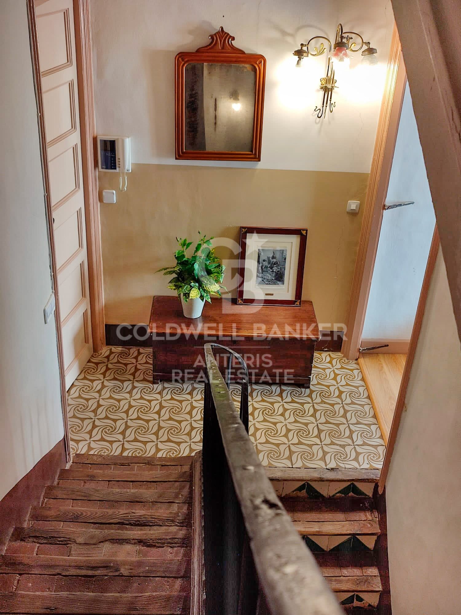 House with restaurant Investment opportunity