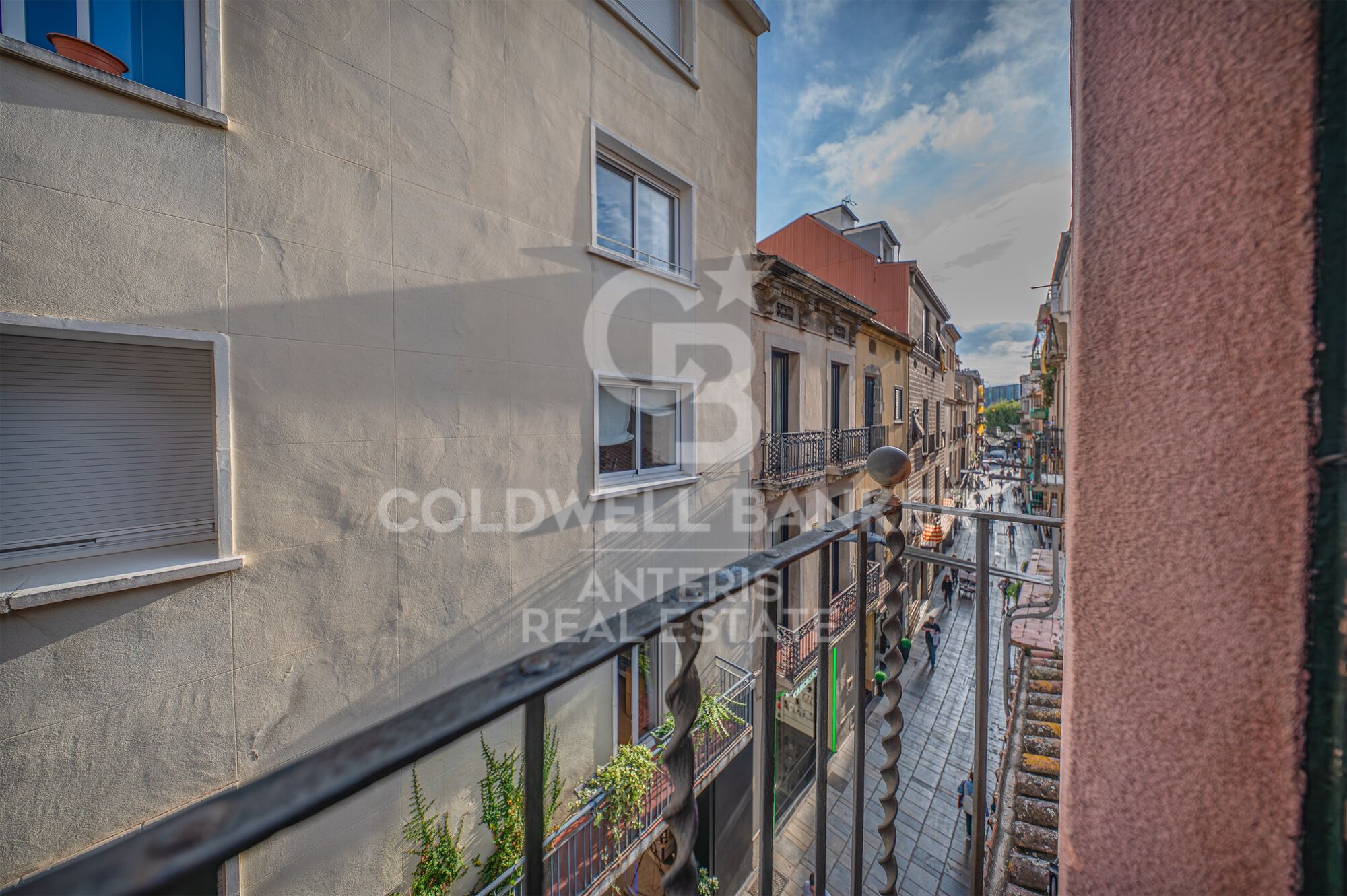 House with restaurant Investment opportunity