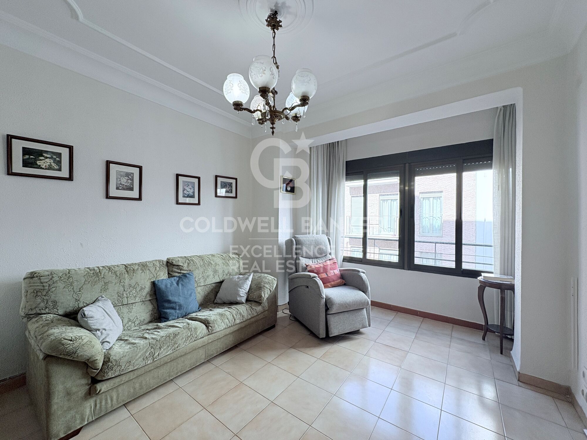 Piso en venta con gran potencial en El Pilar