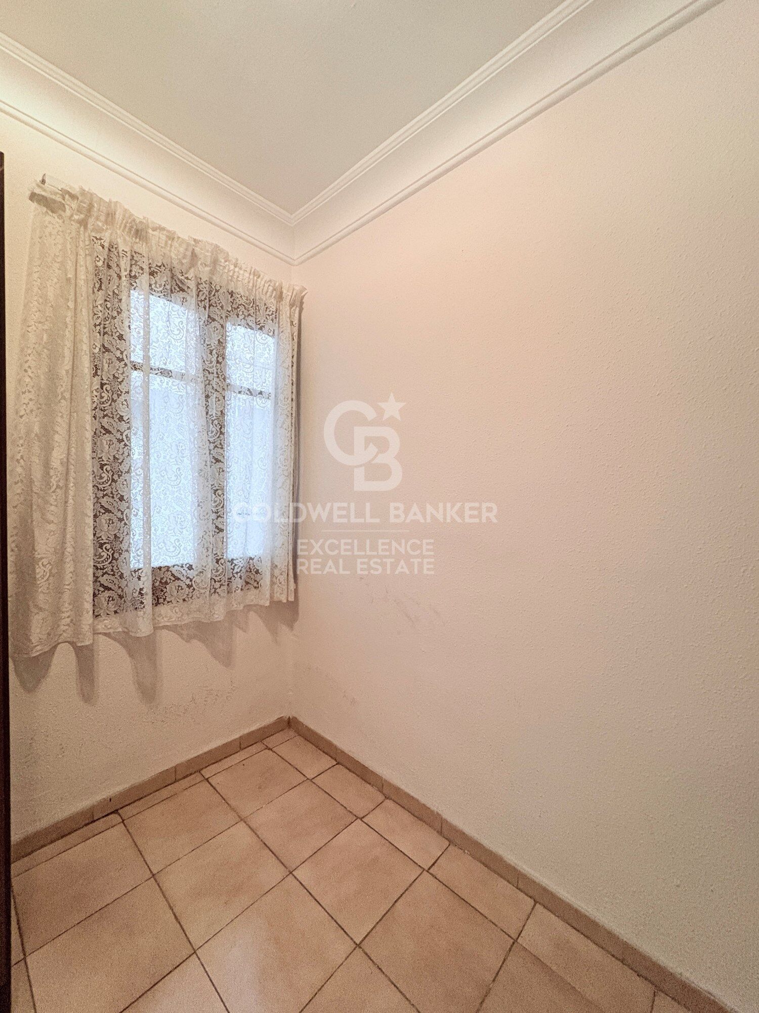 Appartement lumineux avec grand potentiel au cur du centre historique de Valence
