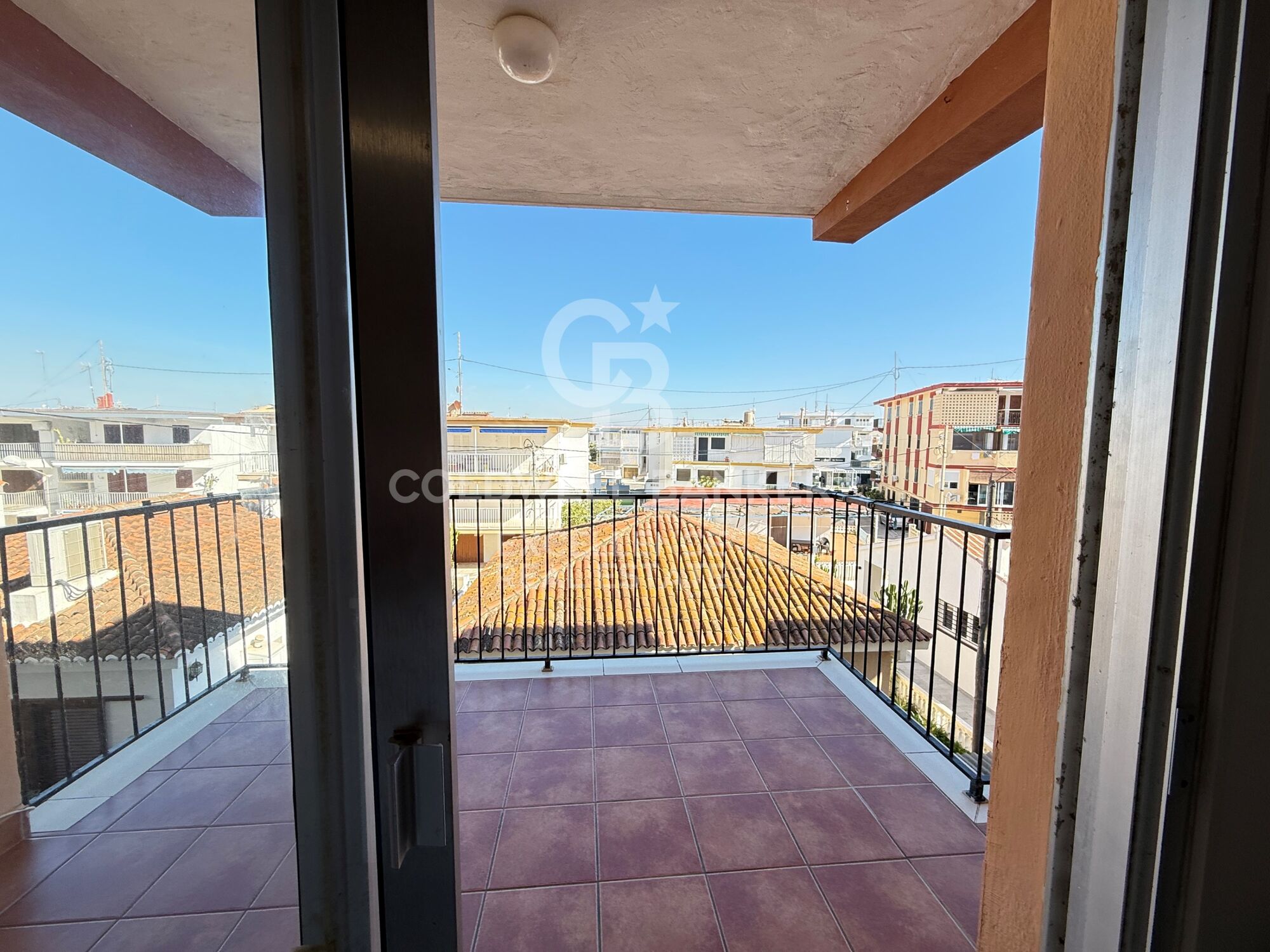 Charmante Wohnung, 100 m vom Strand von Oliva entfernt