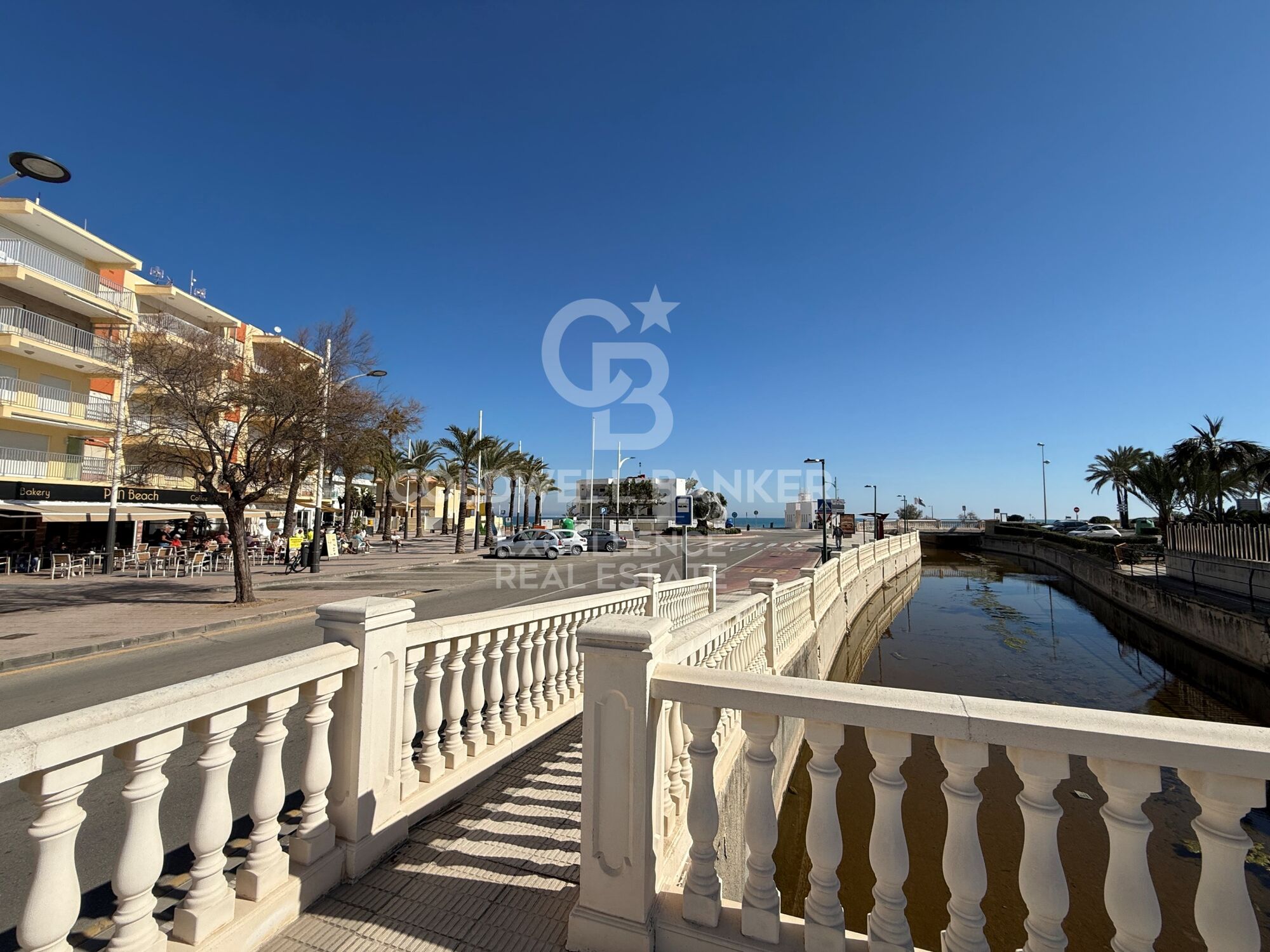 Appartement à 100 m de la mer avec terrasse et licence touristique à Oliva