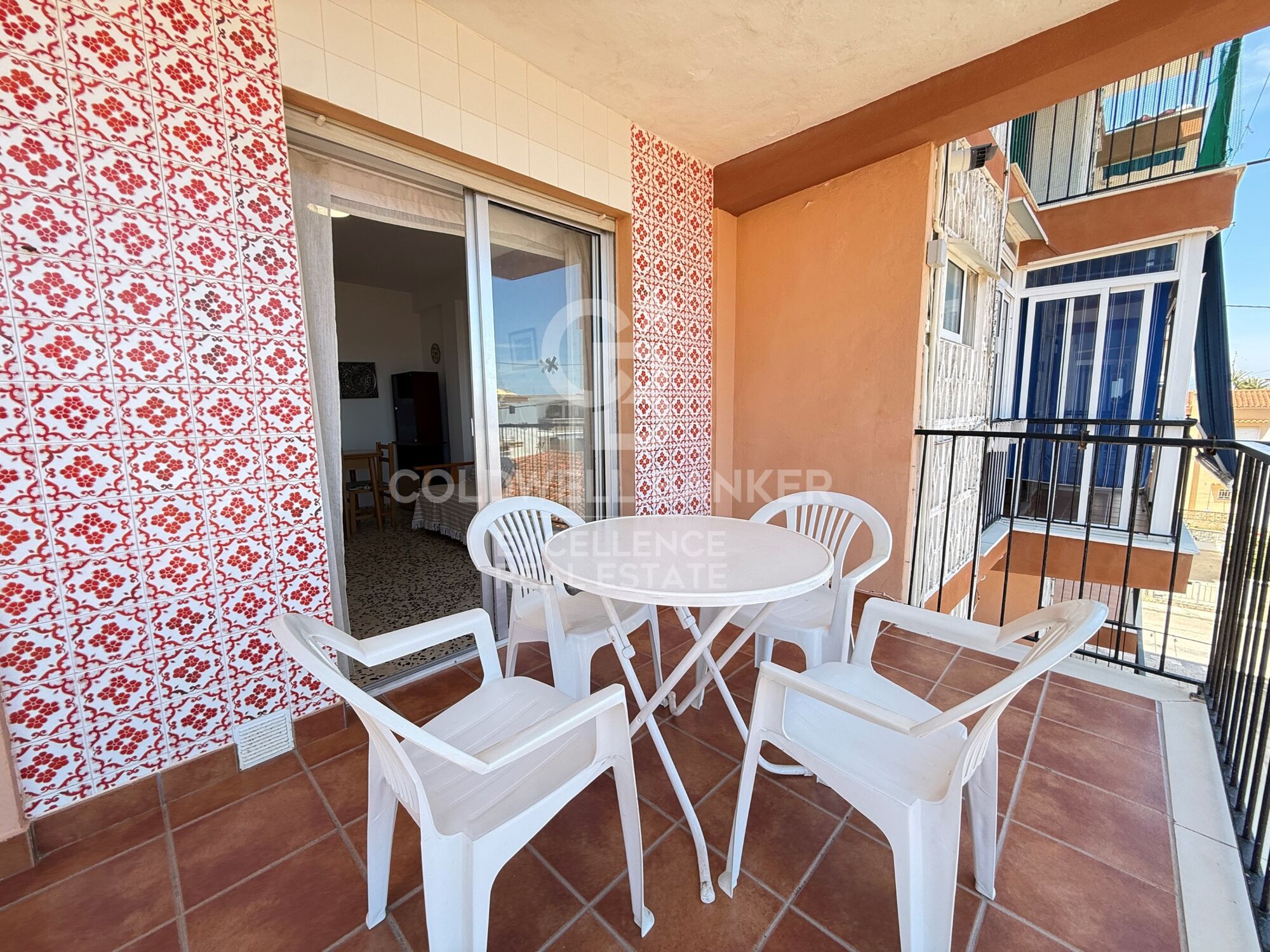 Appartement à 100 m de la mer avec terrasse et licence touristique à Oliva