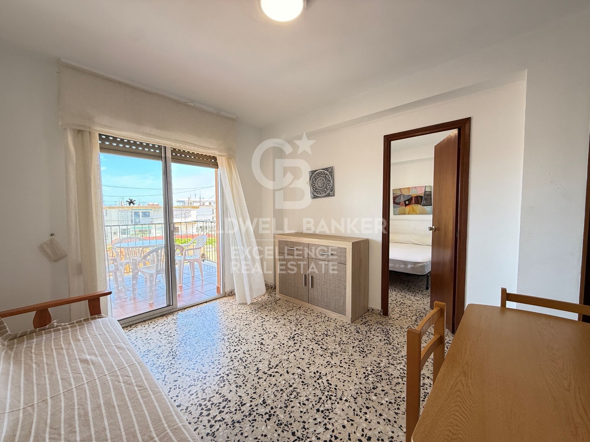 Appartement à 100 m de la mer avec terrasse et licence touristique à Oliva