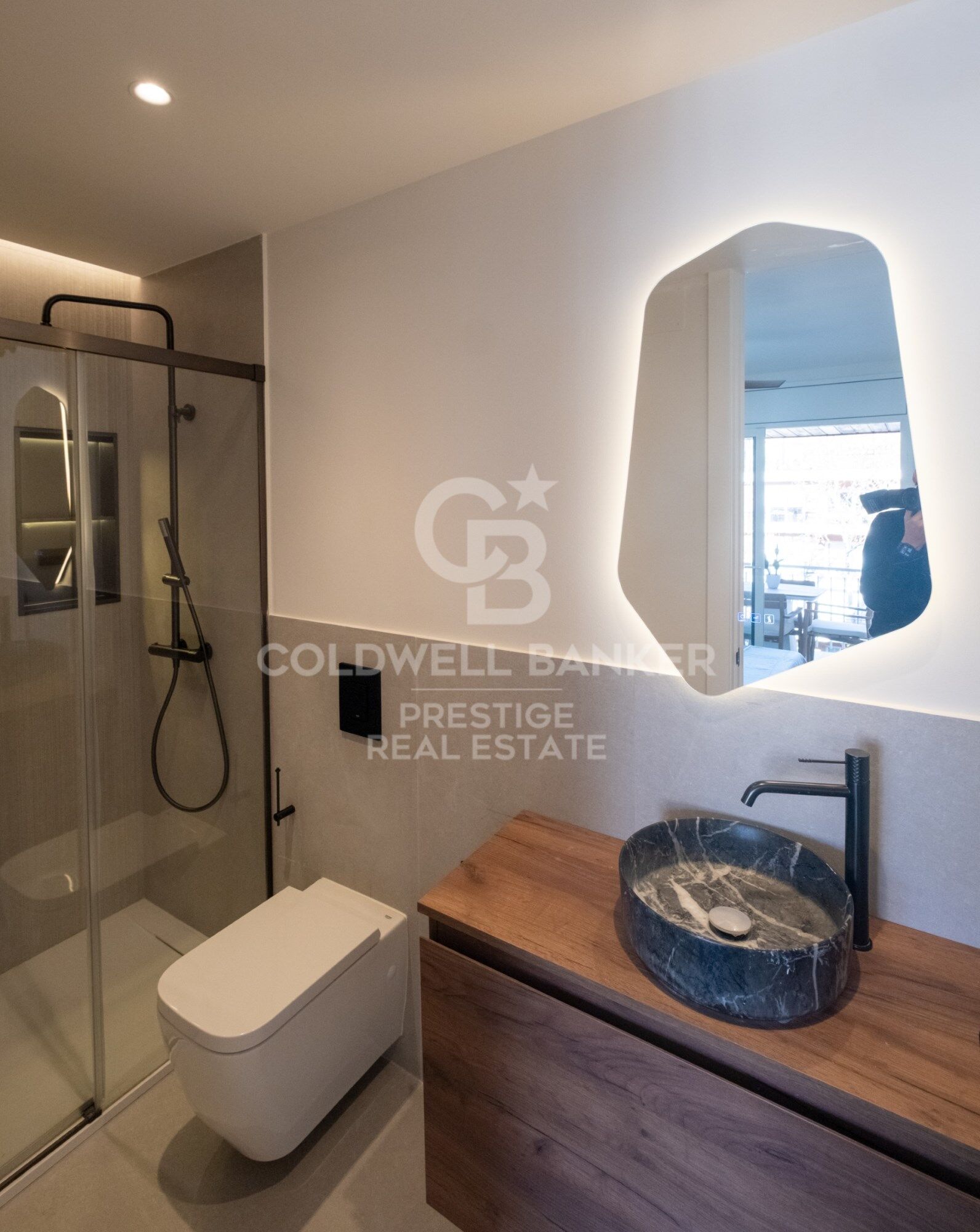 Renovated apartment with furniture and parking included. Sarrià - Sant Gervasi, Barcelona