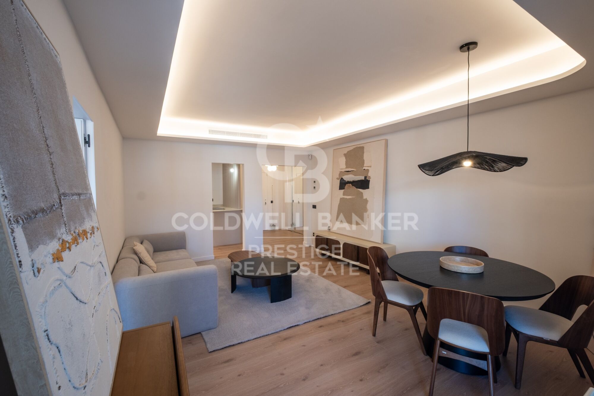 Renovated apartment with furniture and parking included. Sarrià - Sant Gervasi, Barcelona