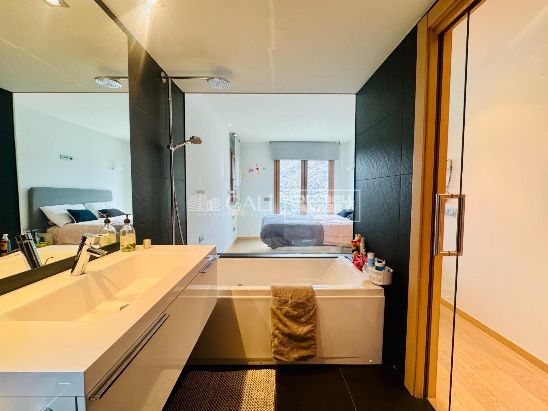 Ground floor 4 Bedrooms Sale Escaldes-Engordany