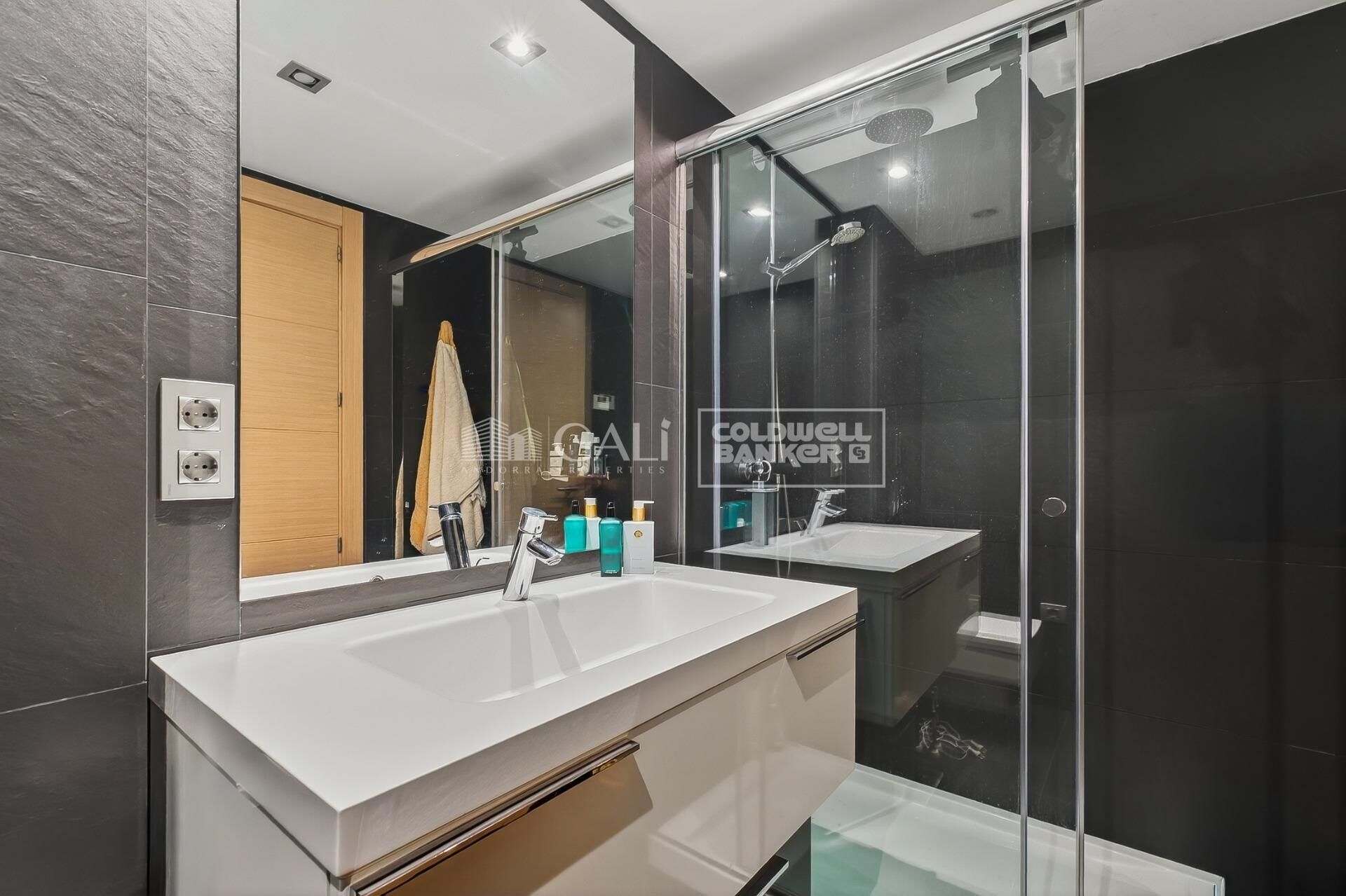 Ground floor 4 Bedrooms Sale Escaldes-Engordany