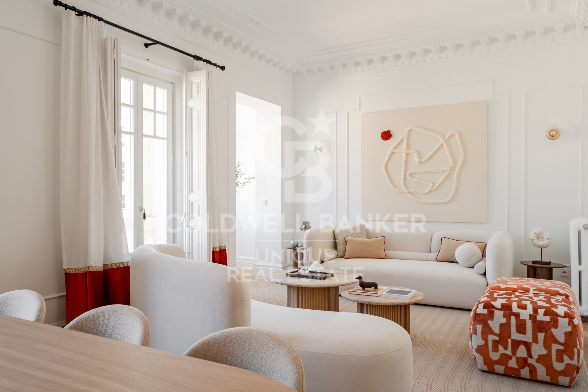 Renovated exterior flat in Castellana, Madrid