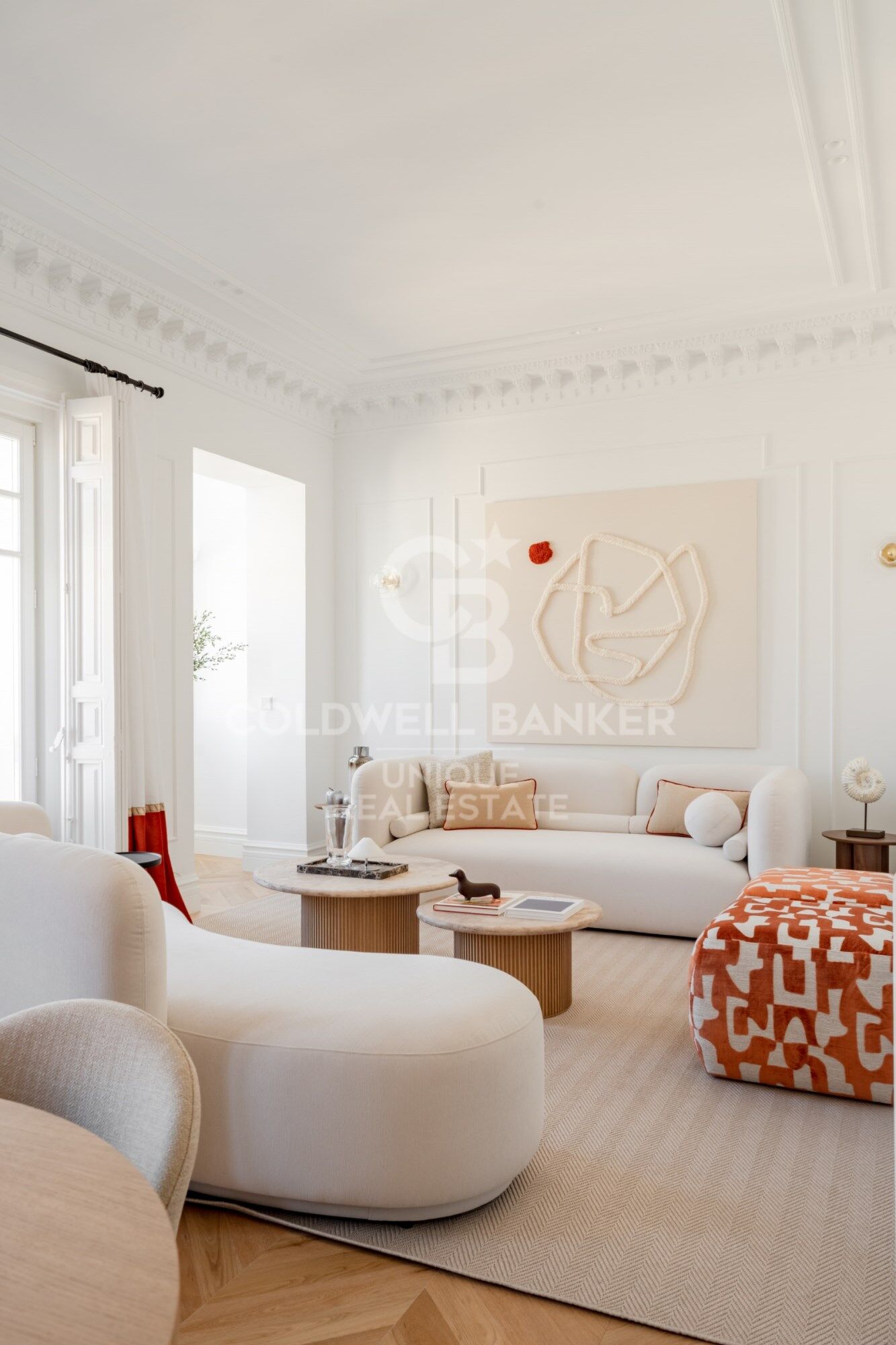 Renovated exterior flat in Castellana, Madrid