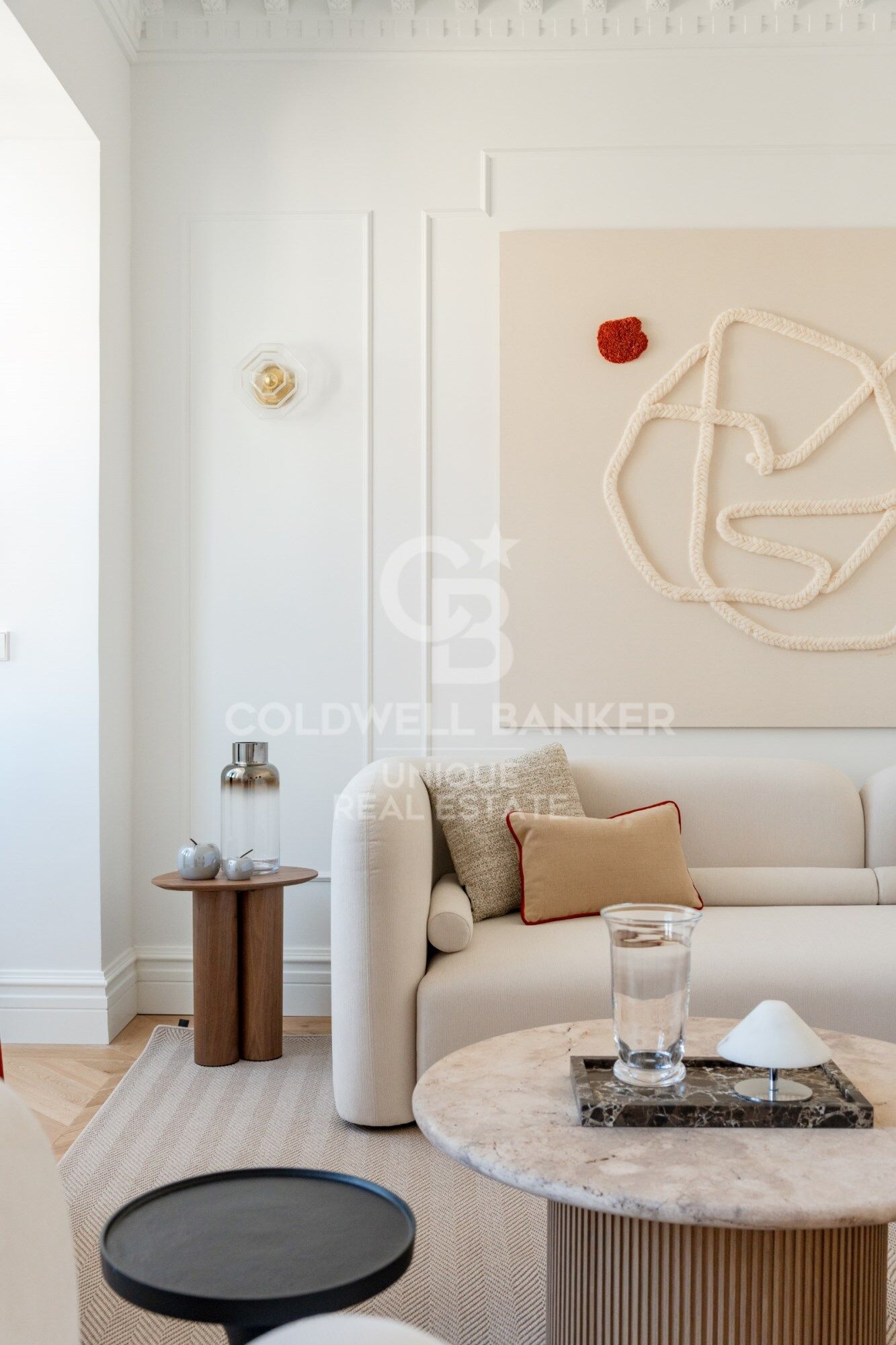 Renovated exterior flat in Castellana, Madrid