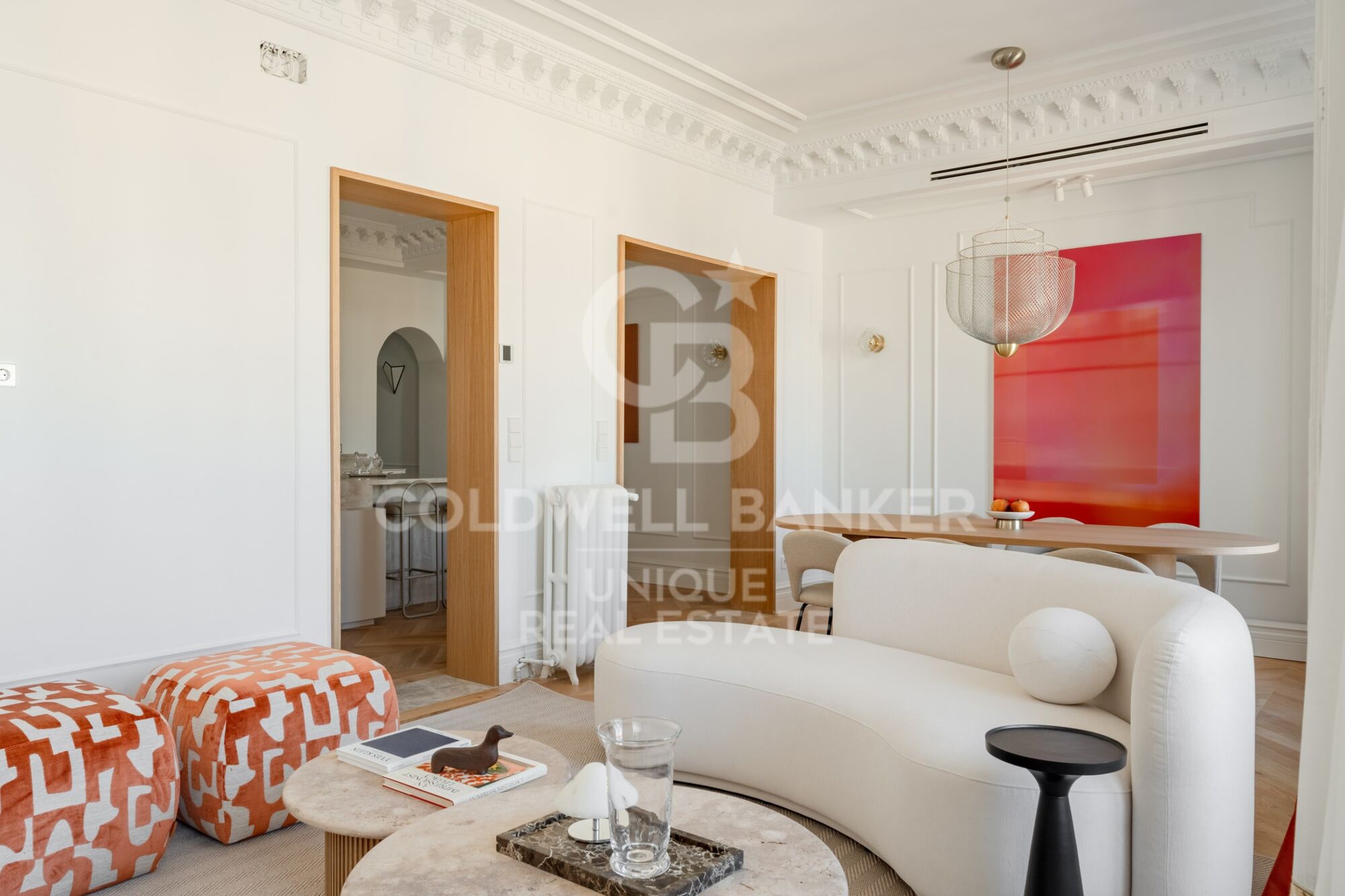 Renovated exterior flat in Castellana, Madrid