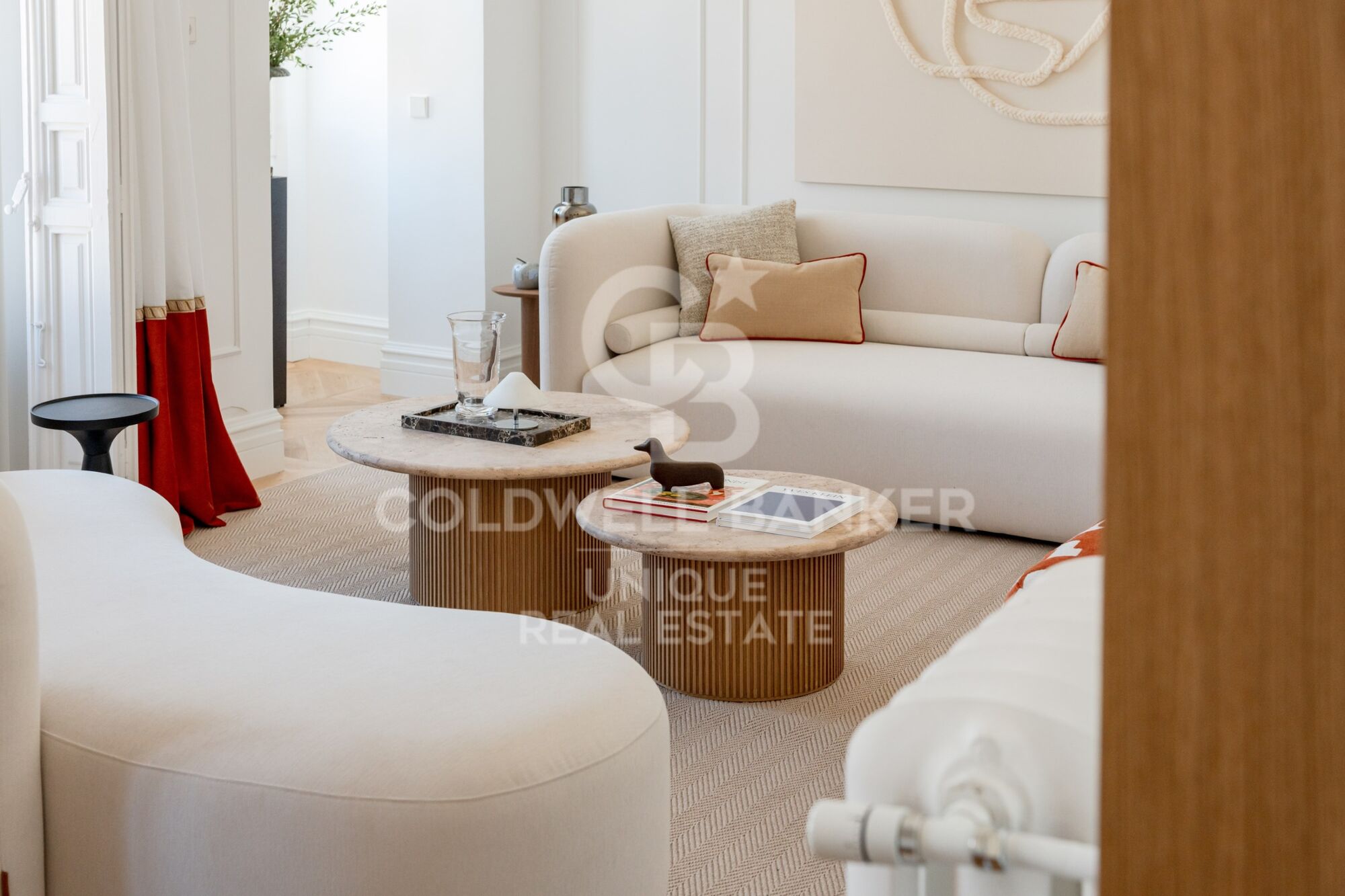 Renovated exterior flat in Castellana, Madrid