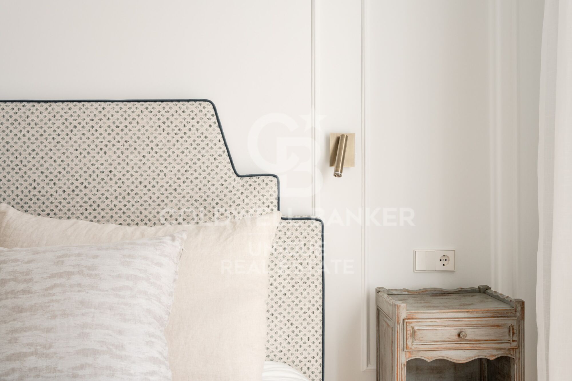 Renovated exterior flat in Castellana, Madrid