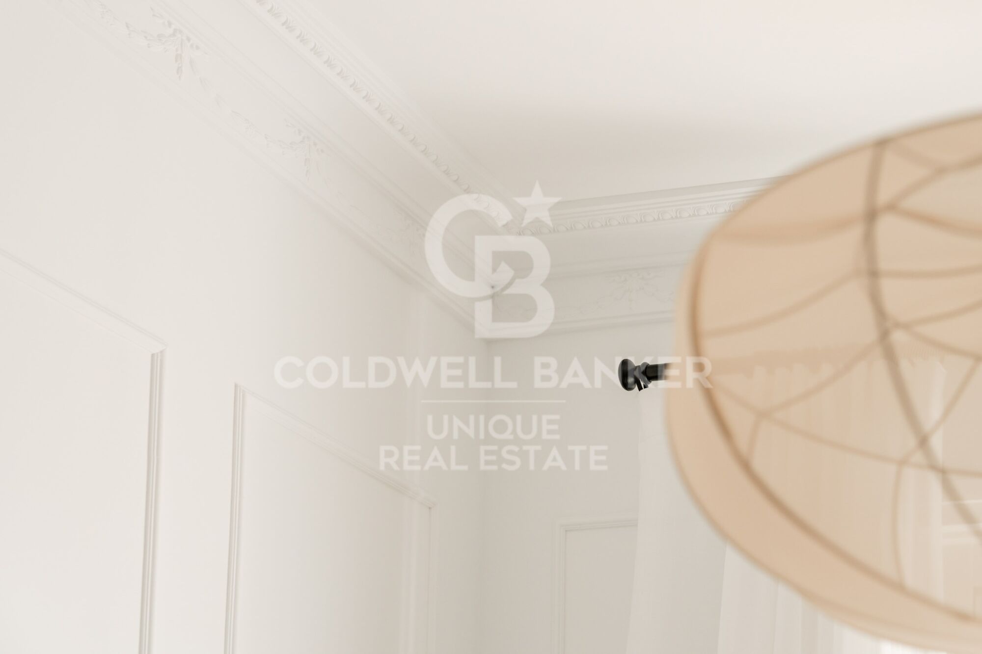 Renovated exterior flat in Castellana, Madrid