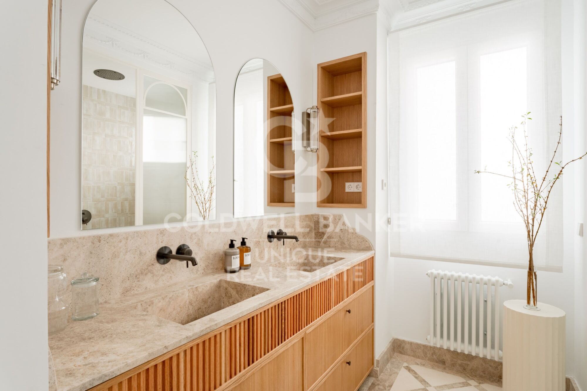 Renovated exterior flat in Castellana, Madrid