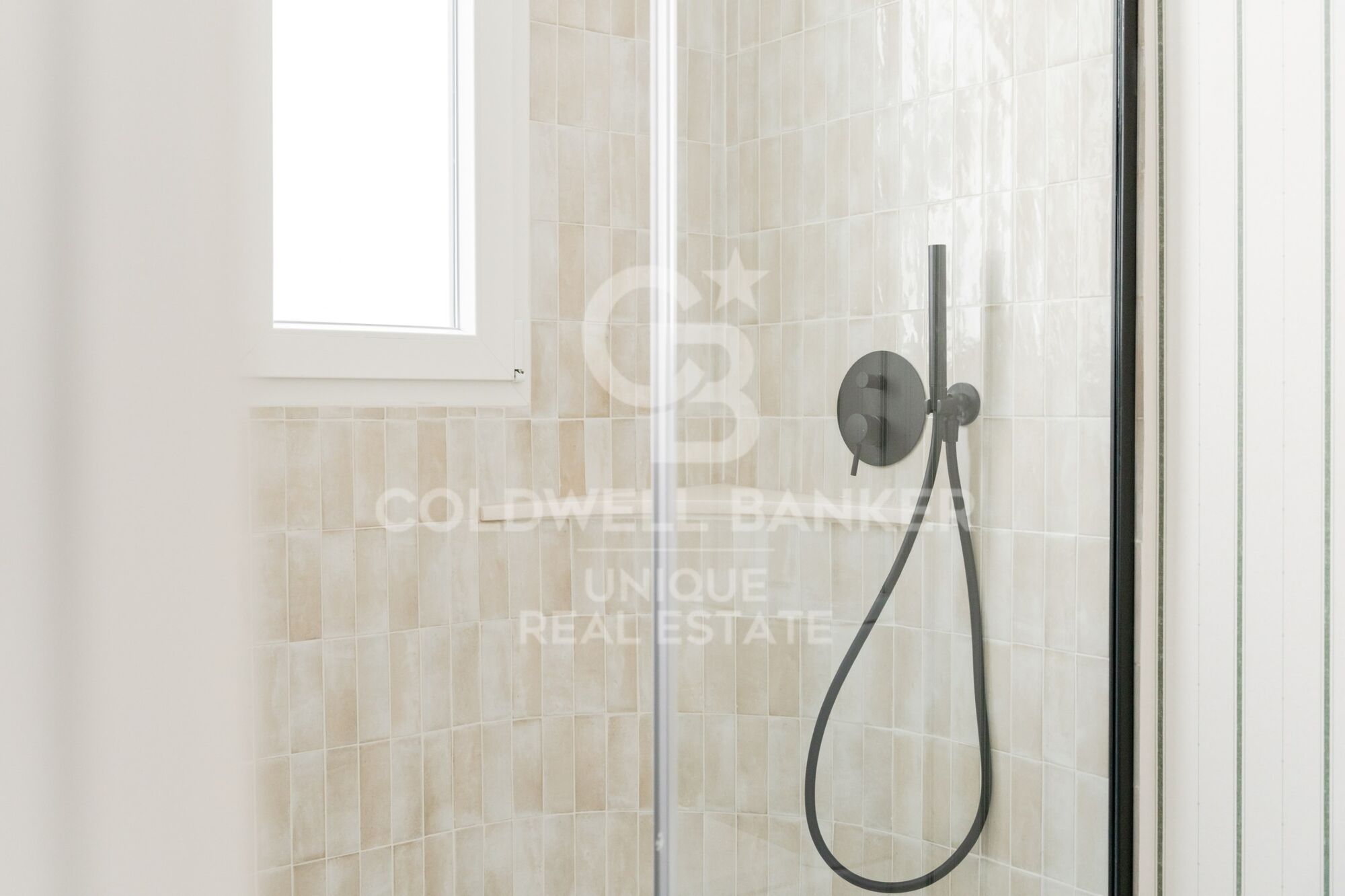 Renovated exterior flat in Castellana, Madrid