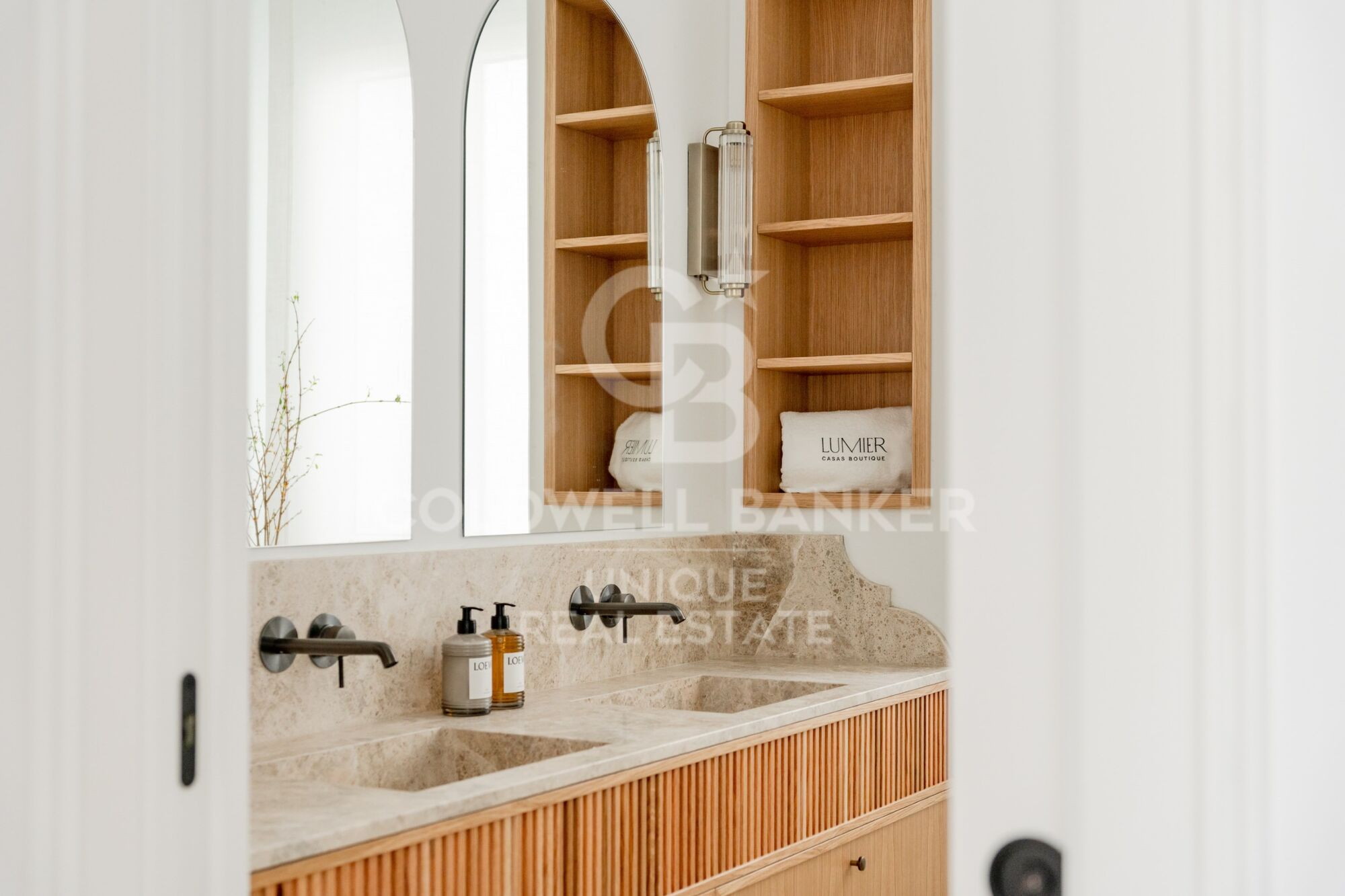 Renovated exterior flat in Castellana, Madrid