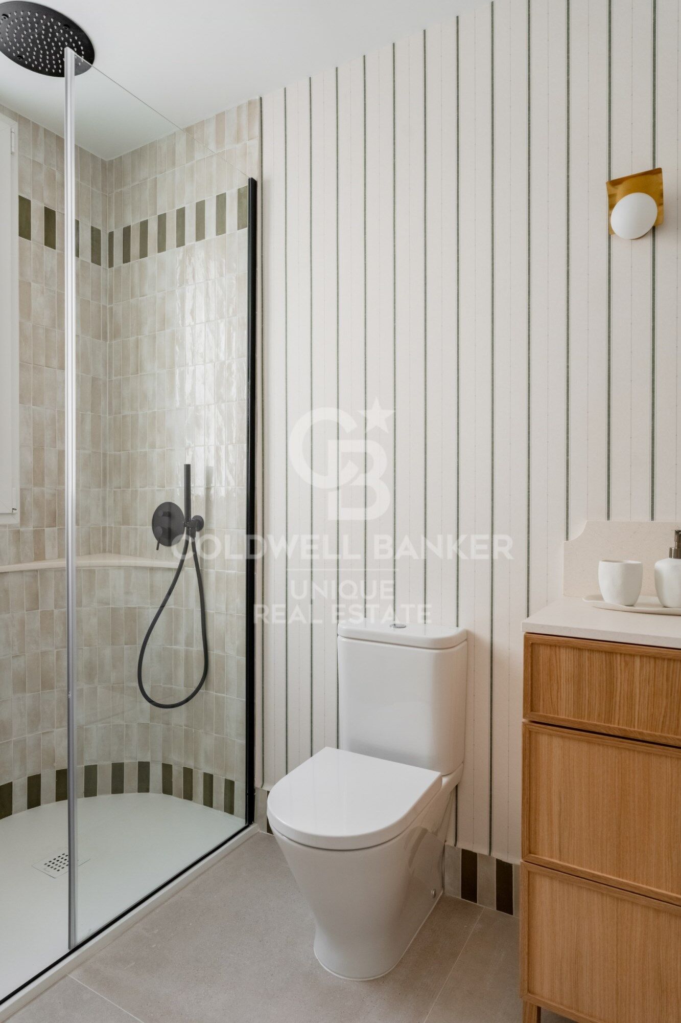 Renovated exterior flat in Castellana, Madrid