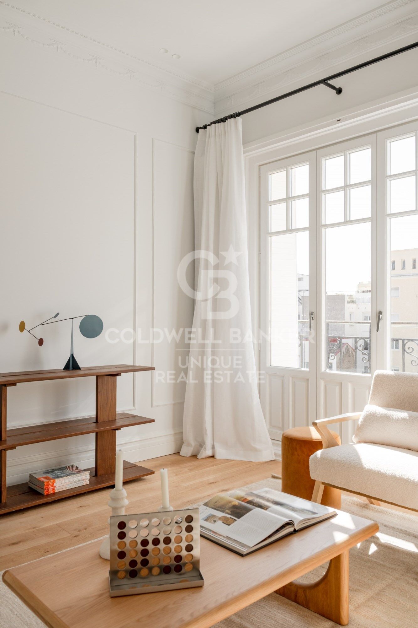 Renovated exterior flat in Castellana, Madrid