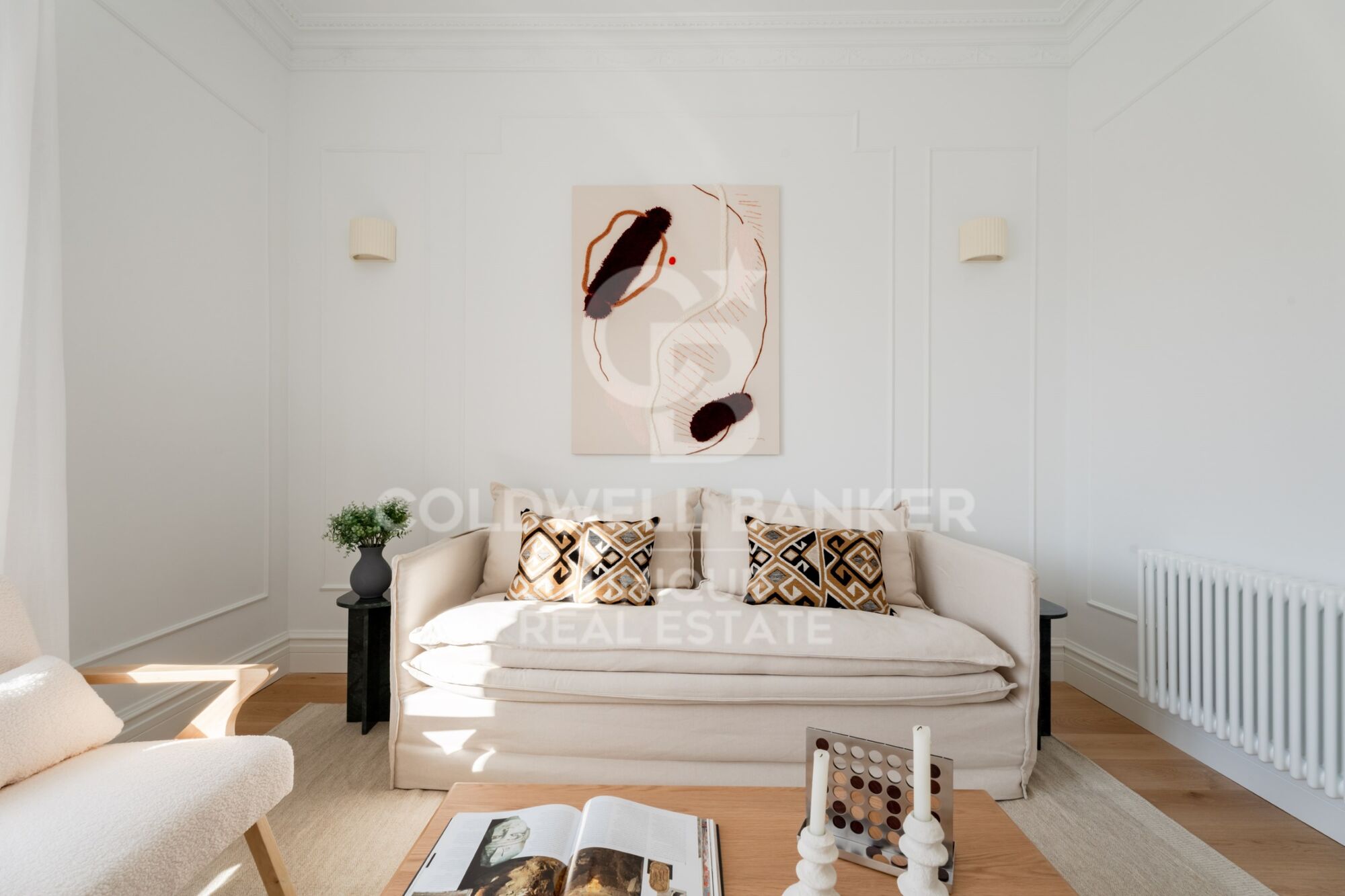 Renovated exterior flat in Castellana, Madrid