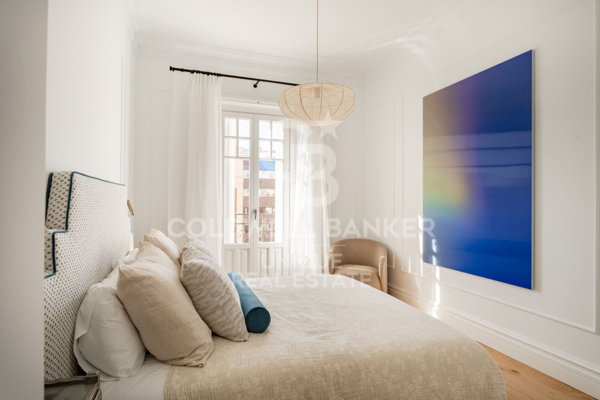 Renovated exterior flat in Castellana, Madrid