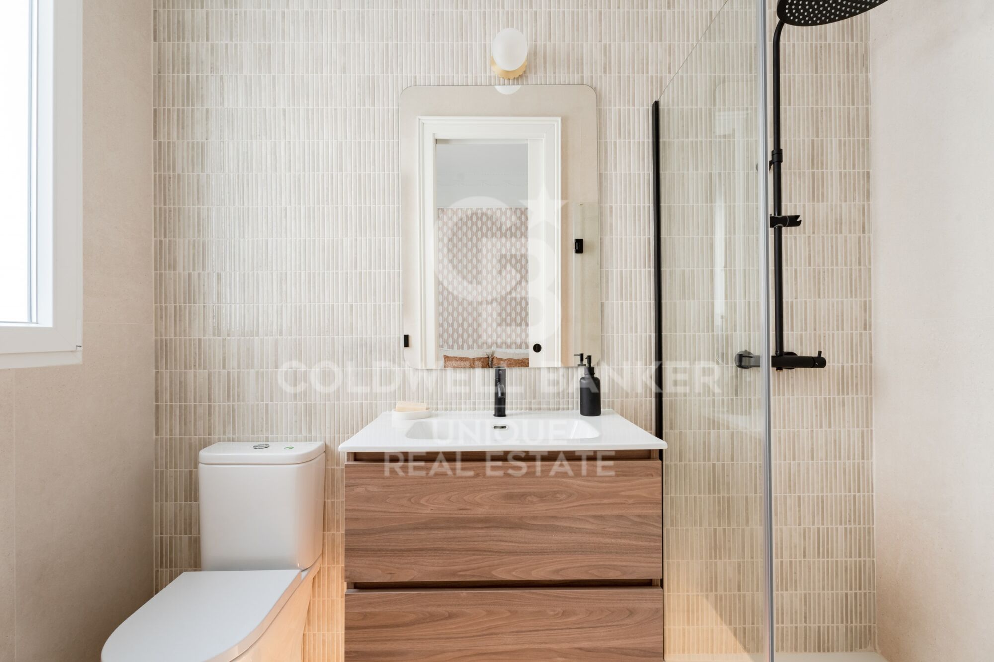 Renovated exterior flat in Castellana, Madrid