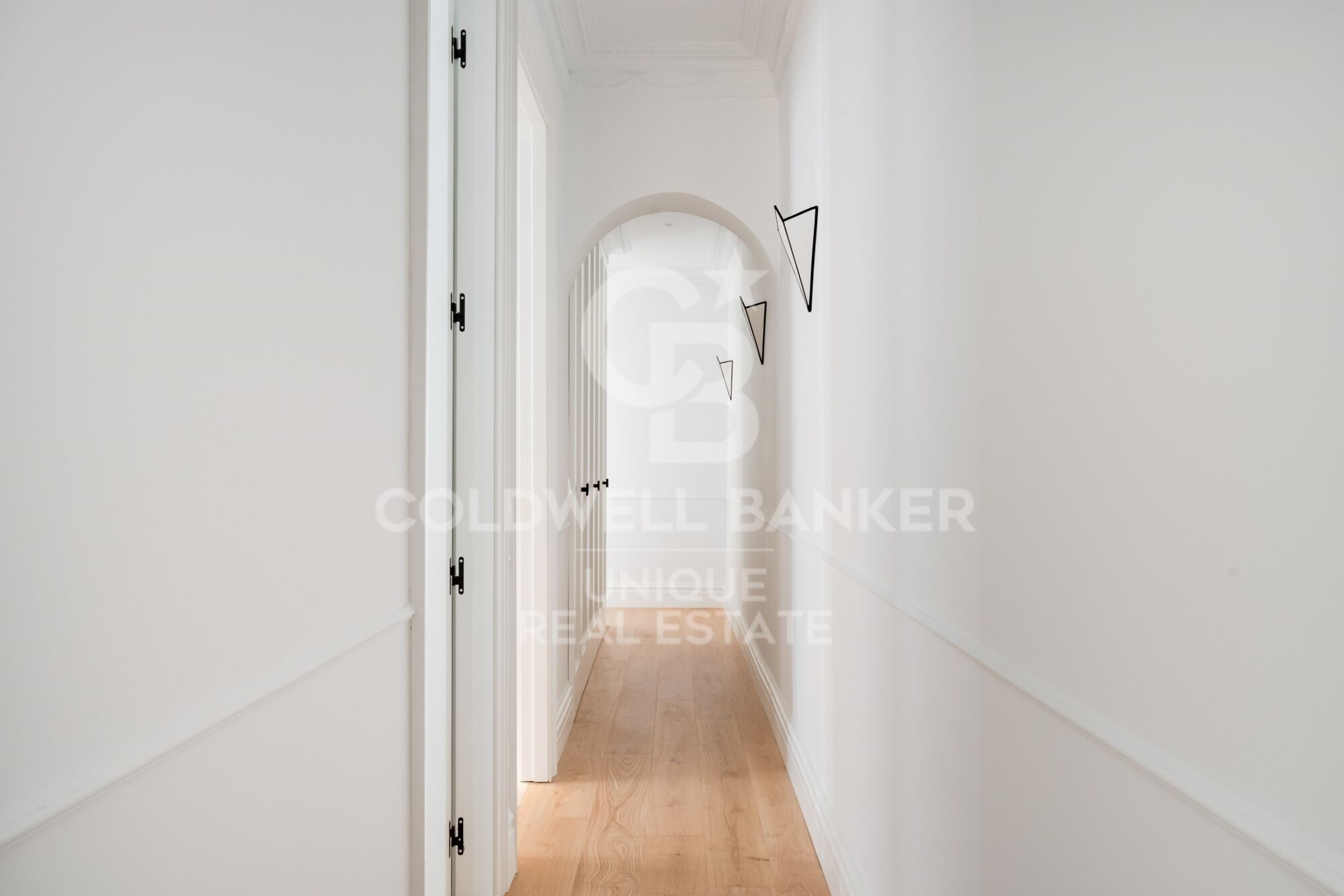Renovated exterior flat in Castellana, Madrid