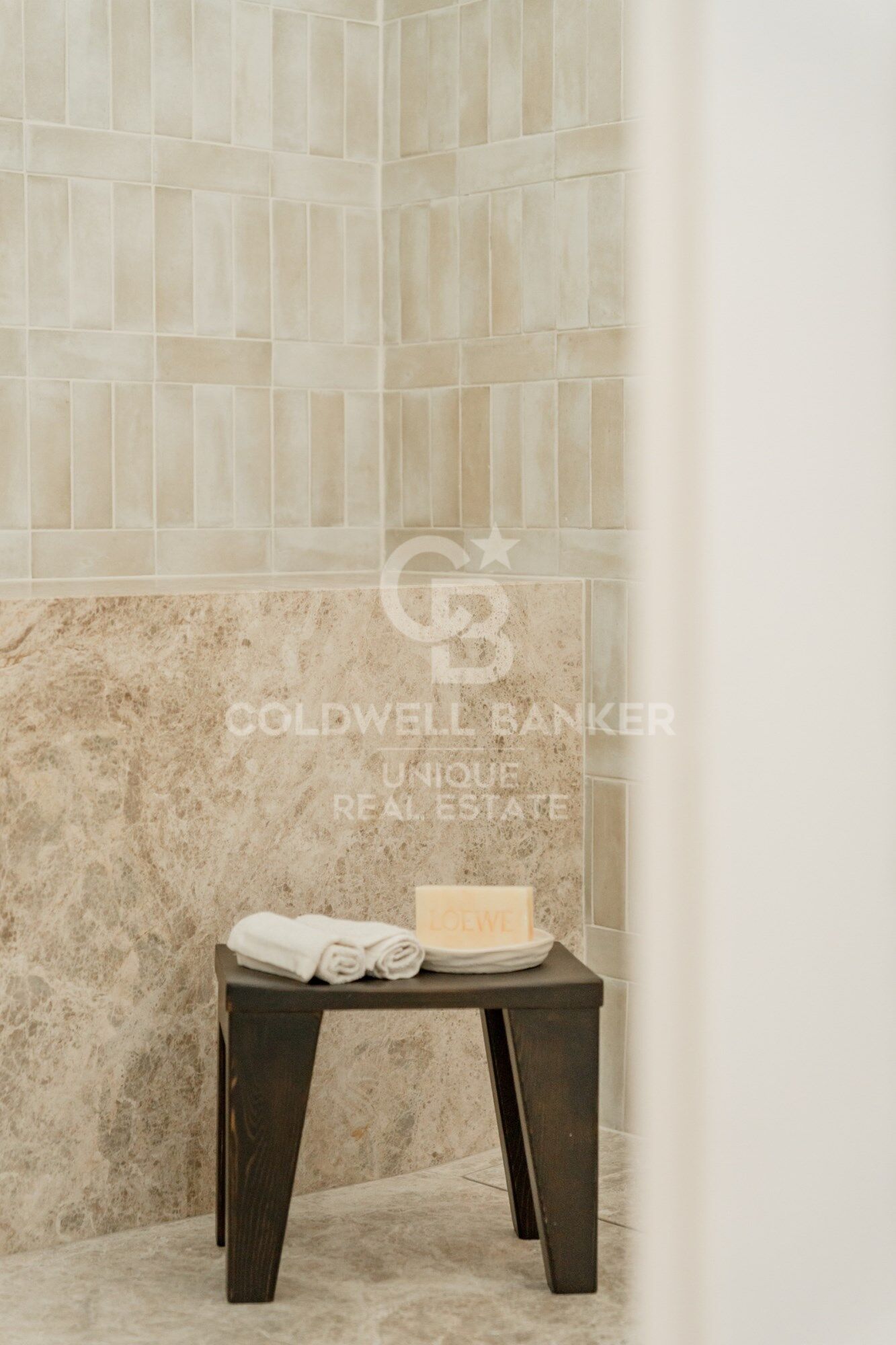 Renovated exterior flat in Castellana, Madrid