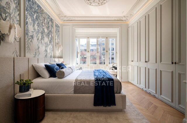 LUXUS-PENTHOUSE NEBEN DEM PASSEIG DE GRÀCIA - 198 m² KOMPLETT RENOVIERT