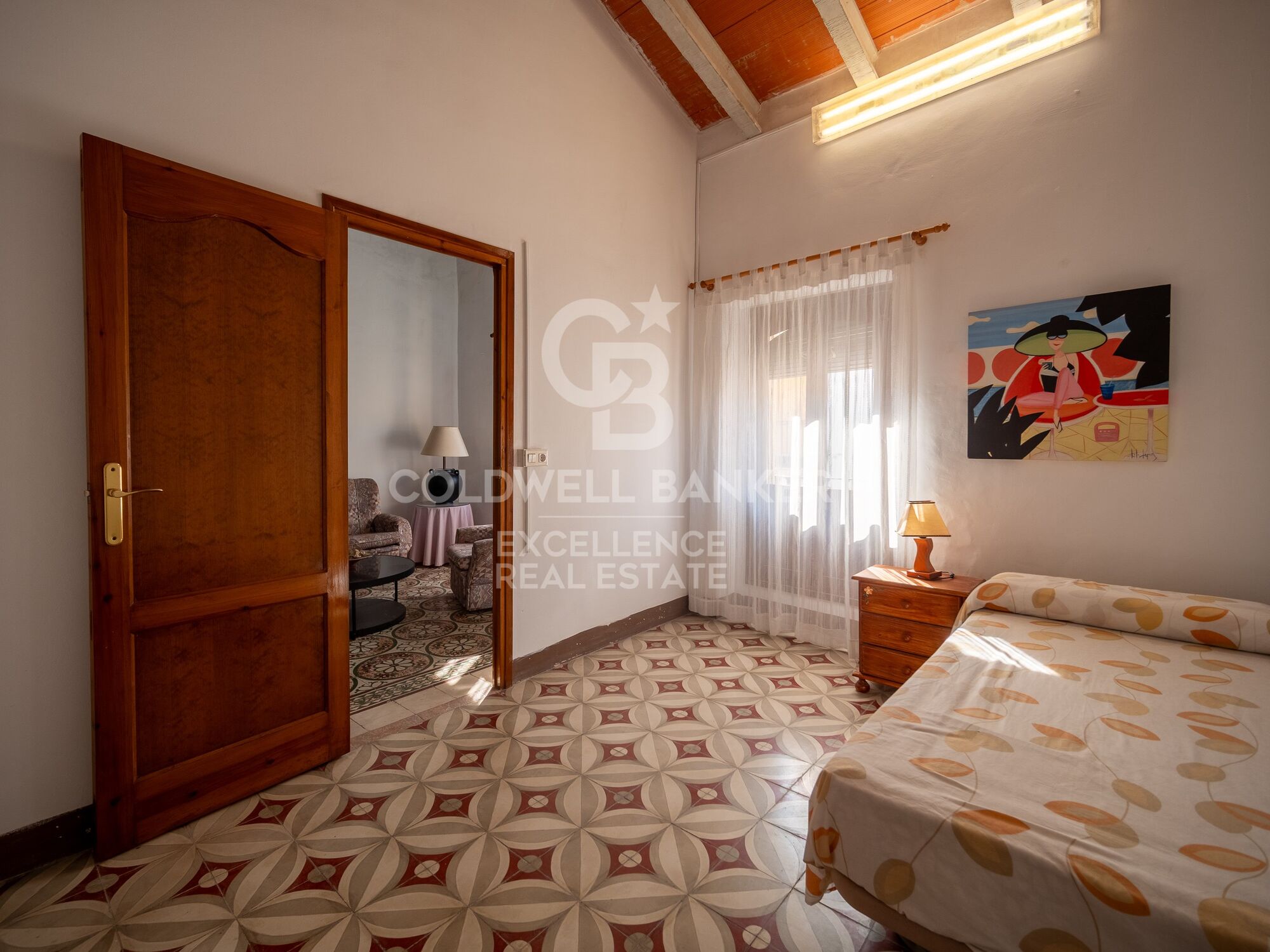 Majestuosa casa de pueblo con amplias terrazas en Oliva