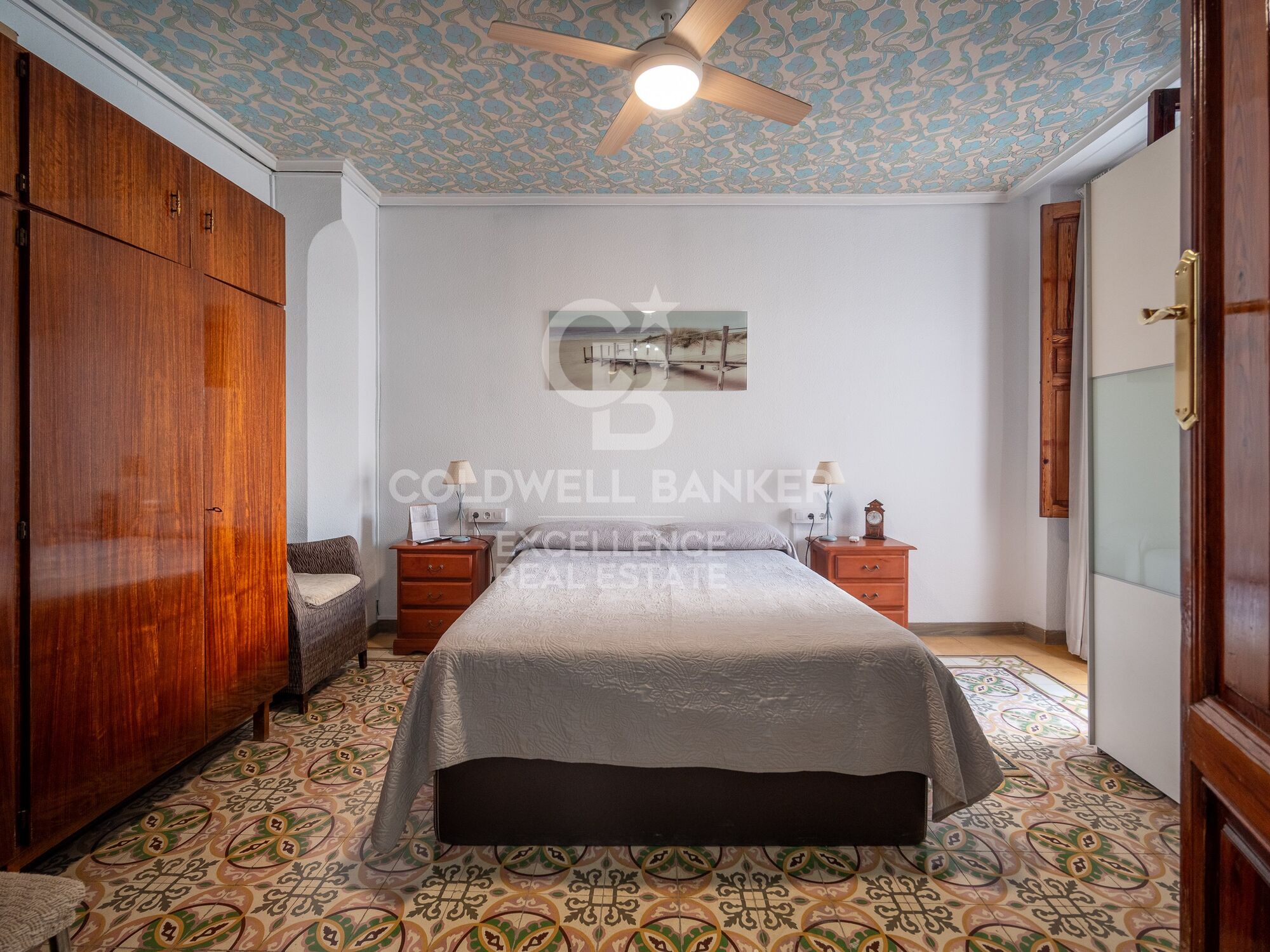 Majestuosa casa de pueblo con amplias terrazas en Oliva