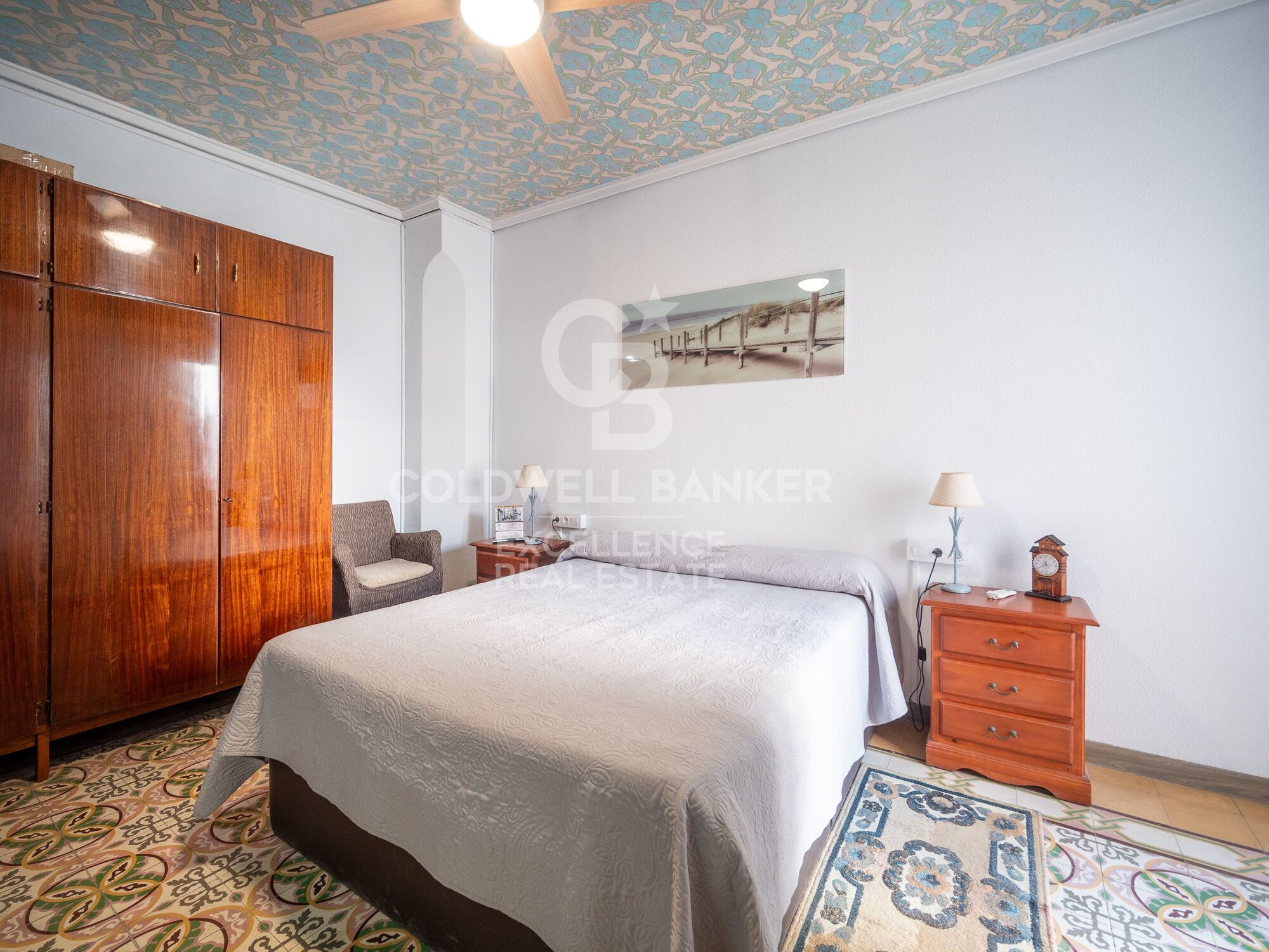 Majestuosa casa de pueblo con amplias terrazas en Oliva