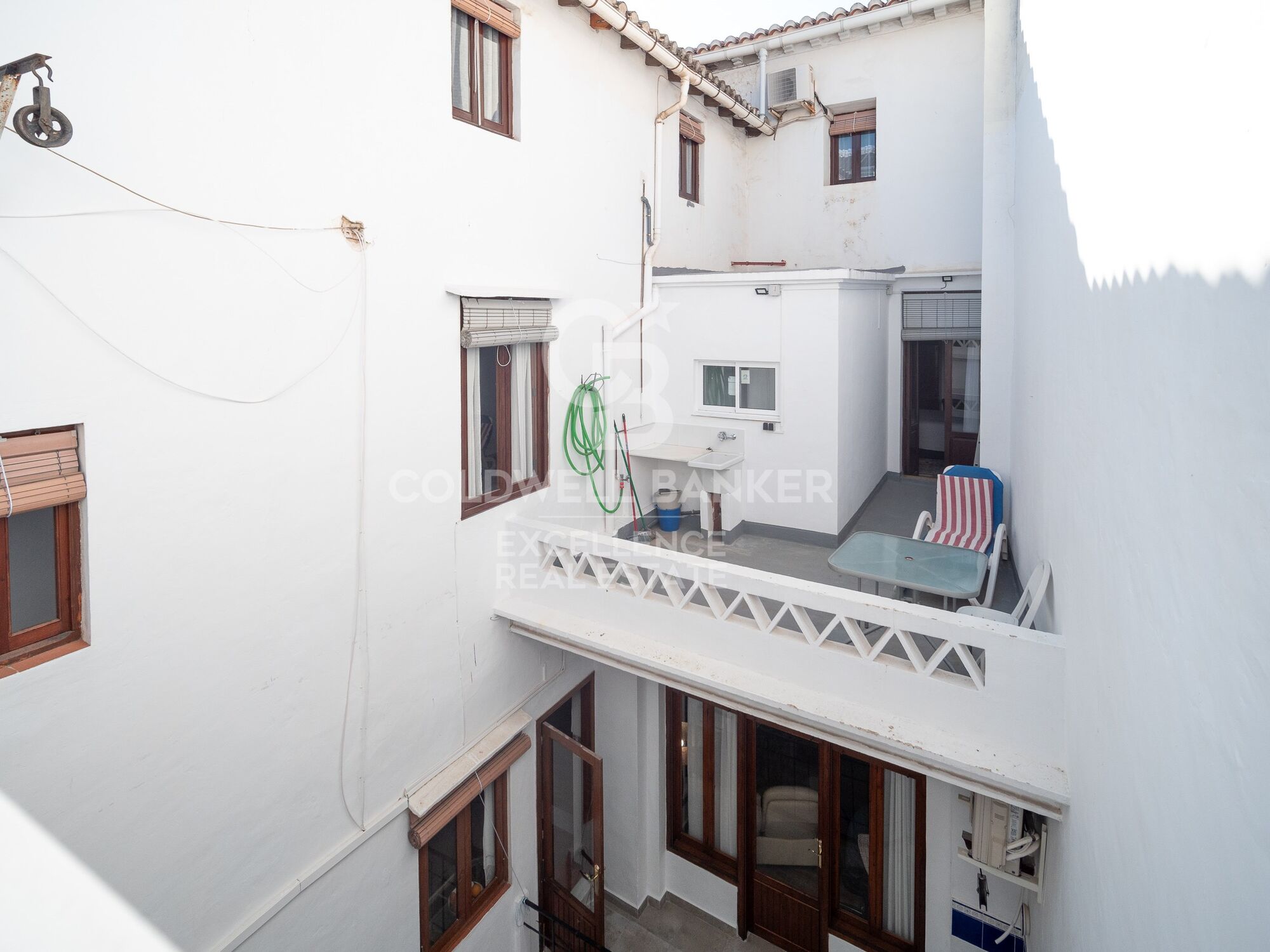 Majestuosa casa de pueblo con amplias terrazas en Oliva