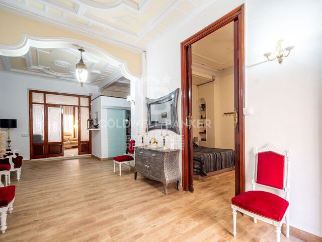 Majestätisches Stadthaus mit großen Reihenhäusern in Oliva