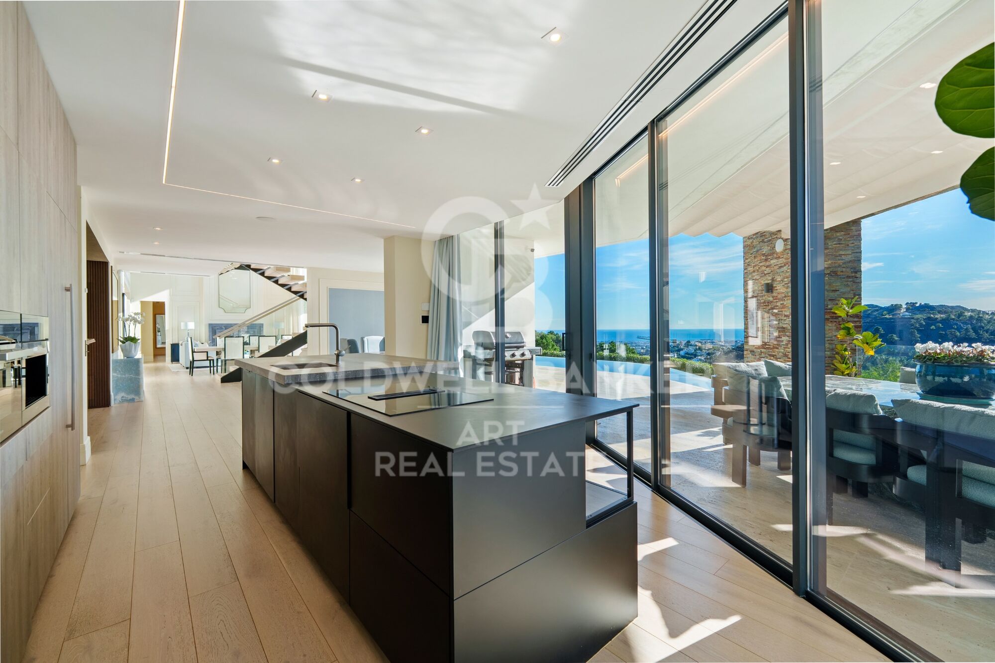 Exclusiva Villa de Cinco Dormitorios en El Madroñal, Benahavís