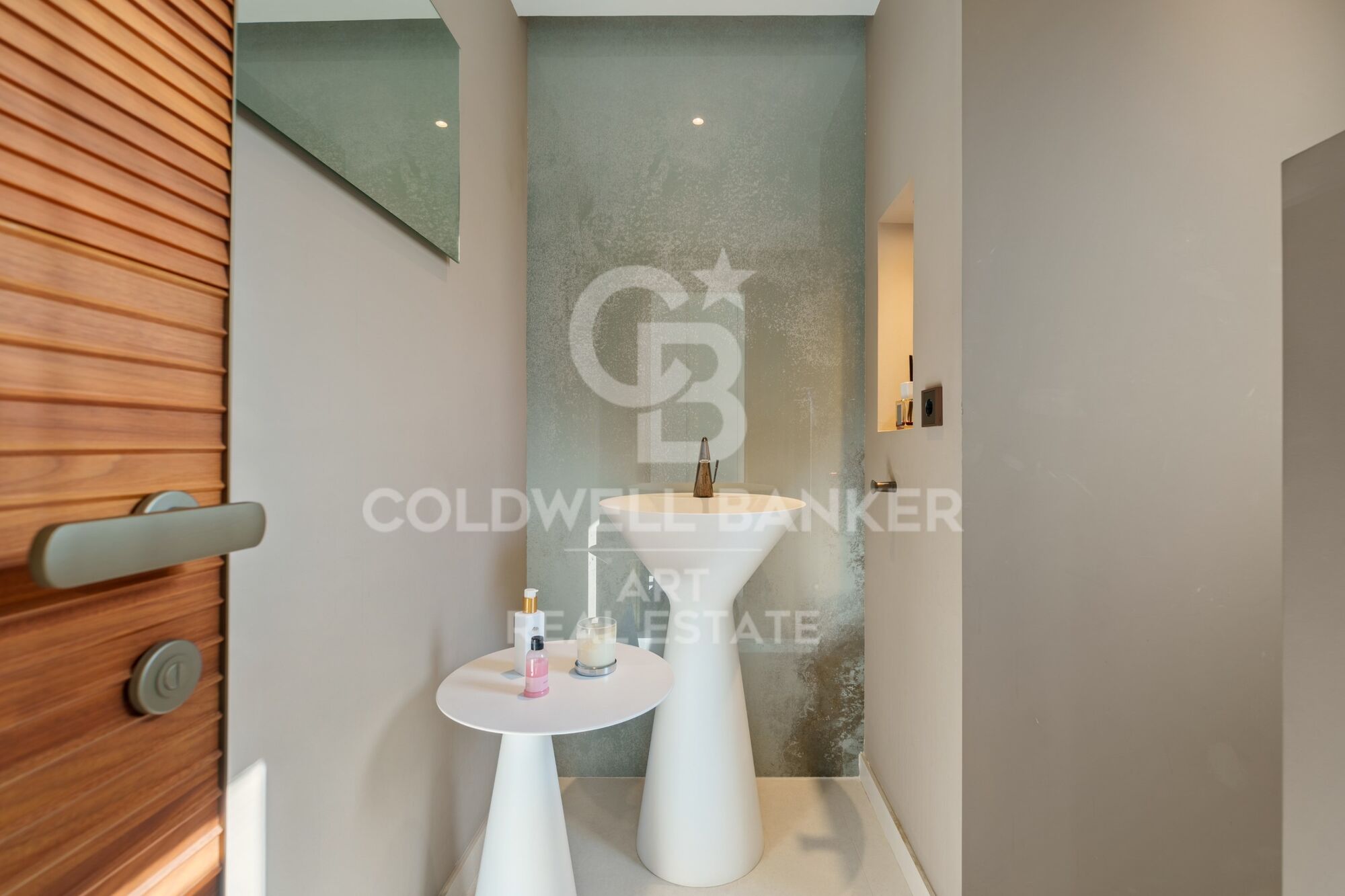 Impresionante Villa con Vistas Panorámicas en Puerto del Almendro, Benahavís