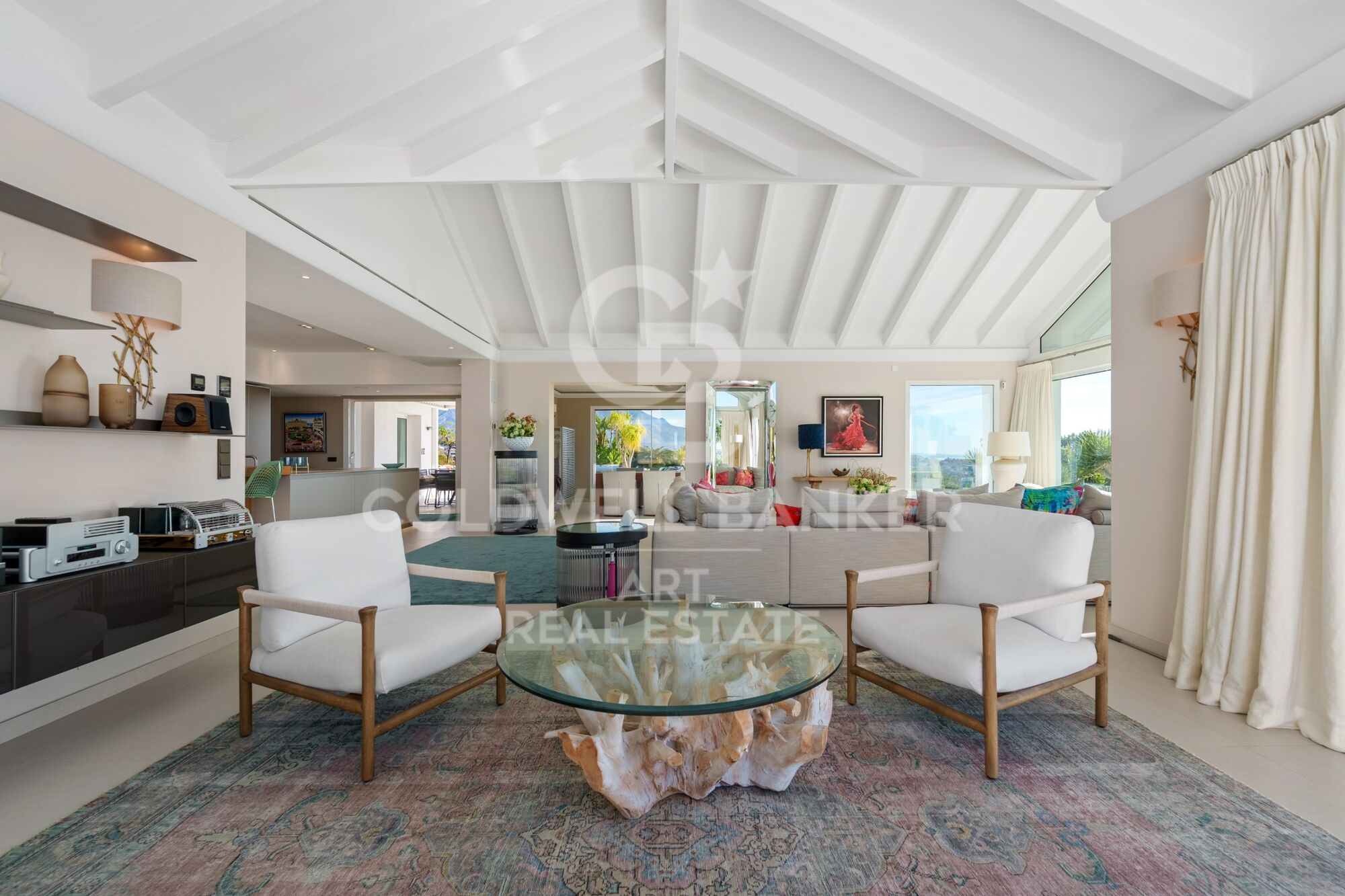 Stunning Villa with Panoramic Views in Puerto del Almendro, Benahavís