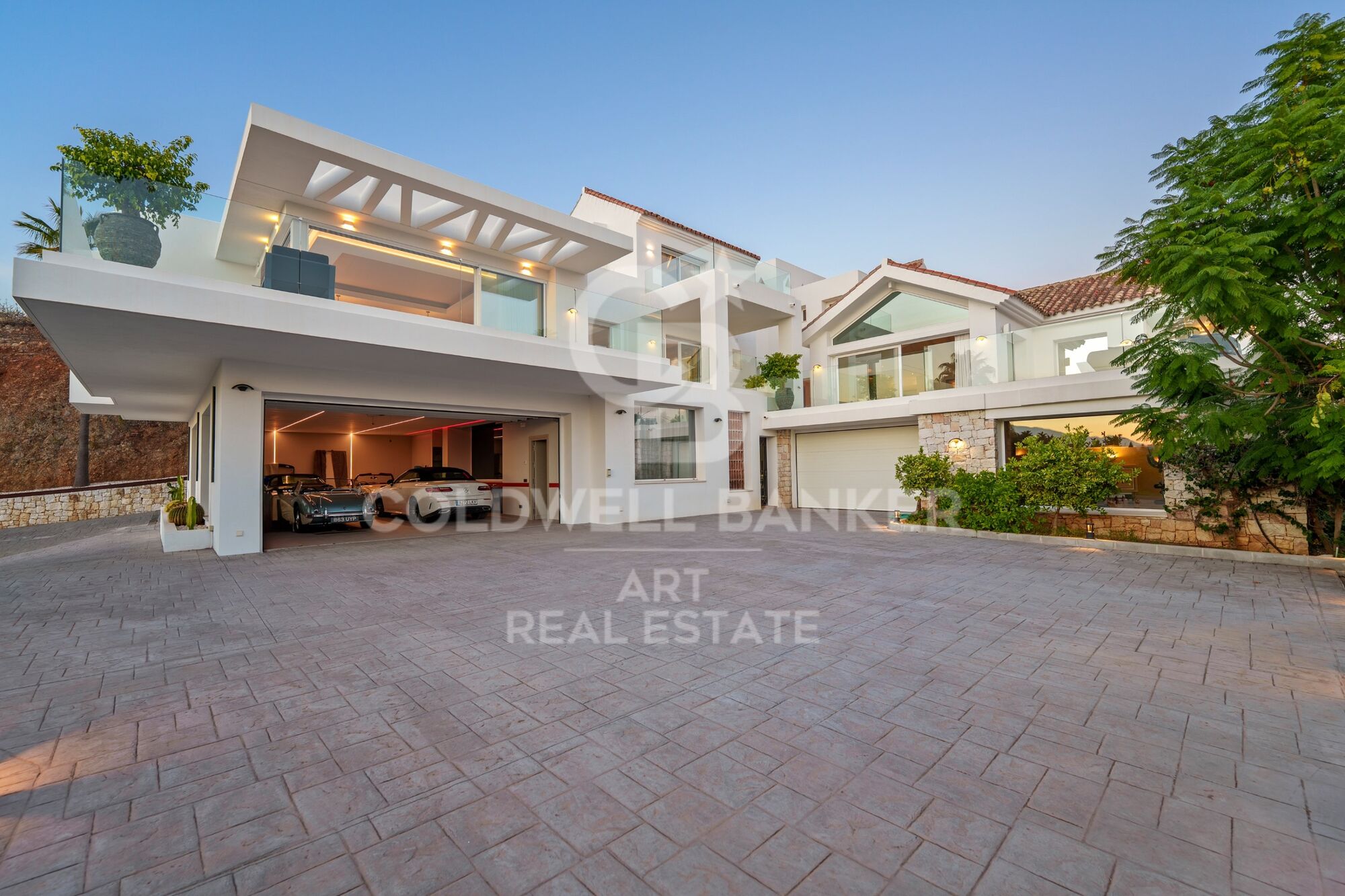 Impresionante Villa con Vistas Panorámicas en Puerto del Almendro, Benahavís