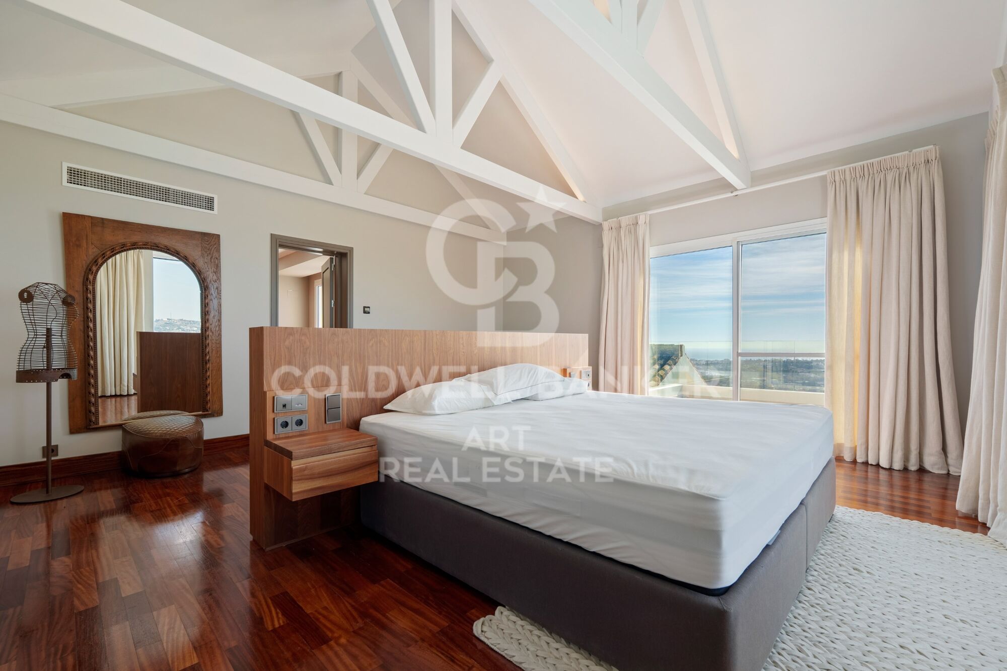 Villa Exceptionnelle avec Vues Panoramiques à Puerto del Almendro, Benahavís