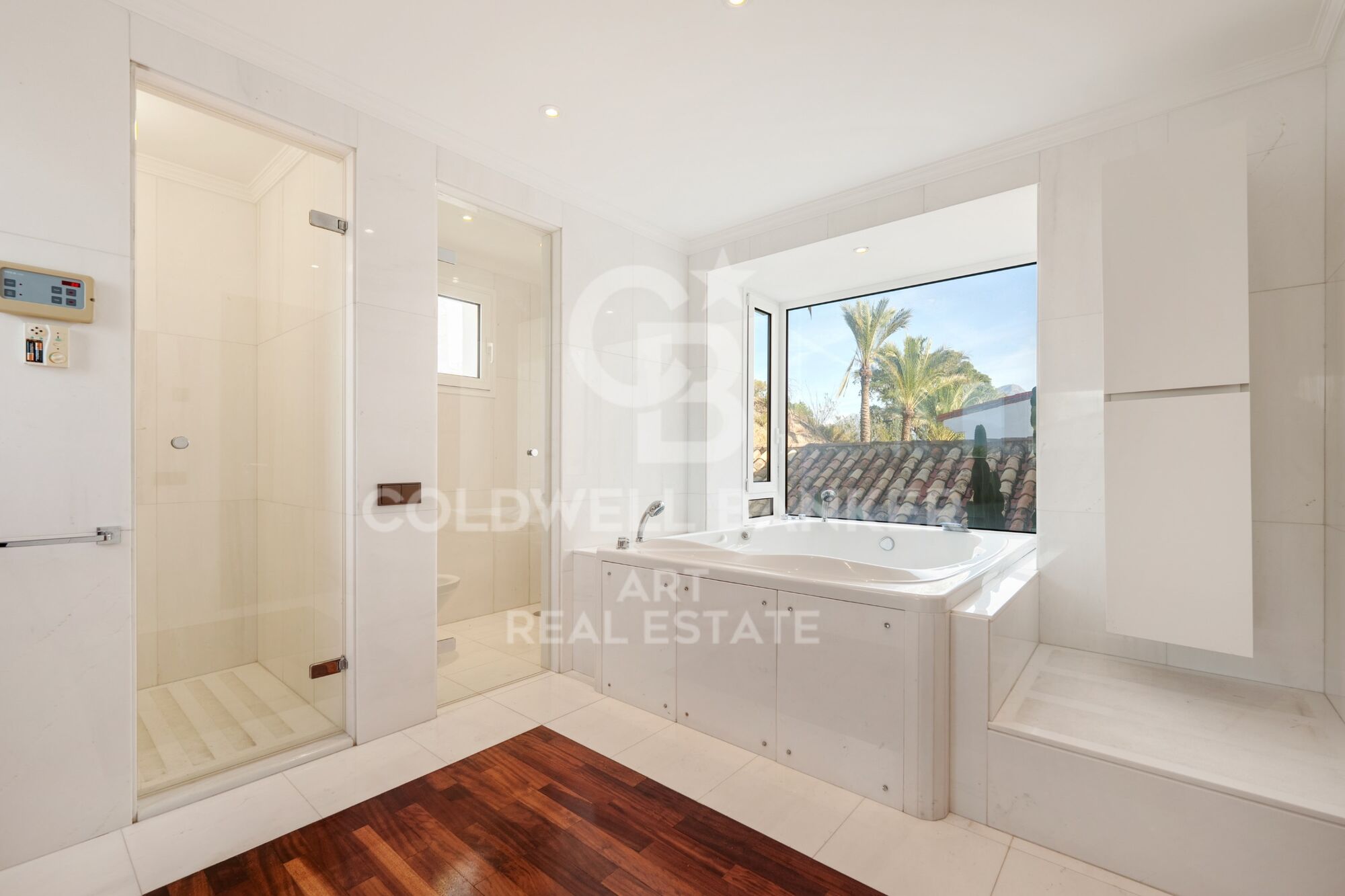 Villa Exceptionnelle avec Vues Panoramiques à Puerto del Almendro, Benahavís