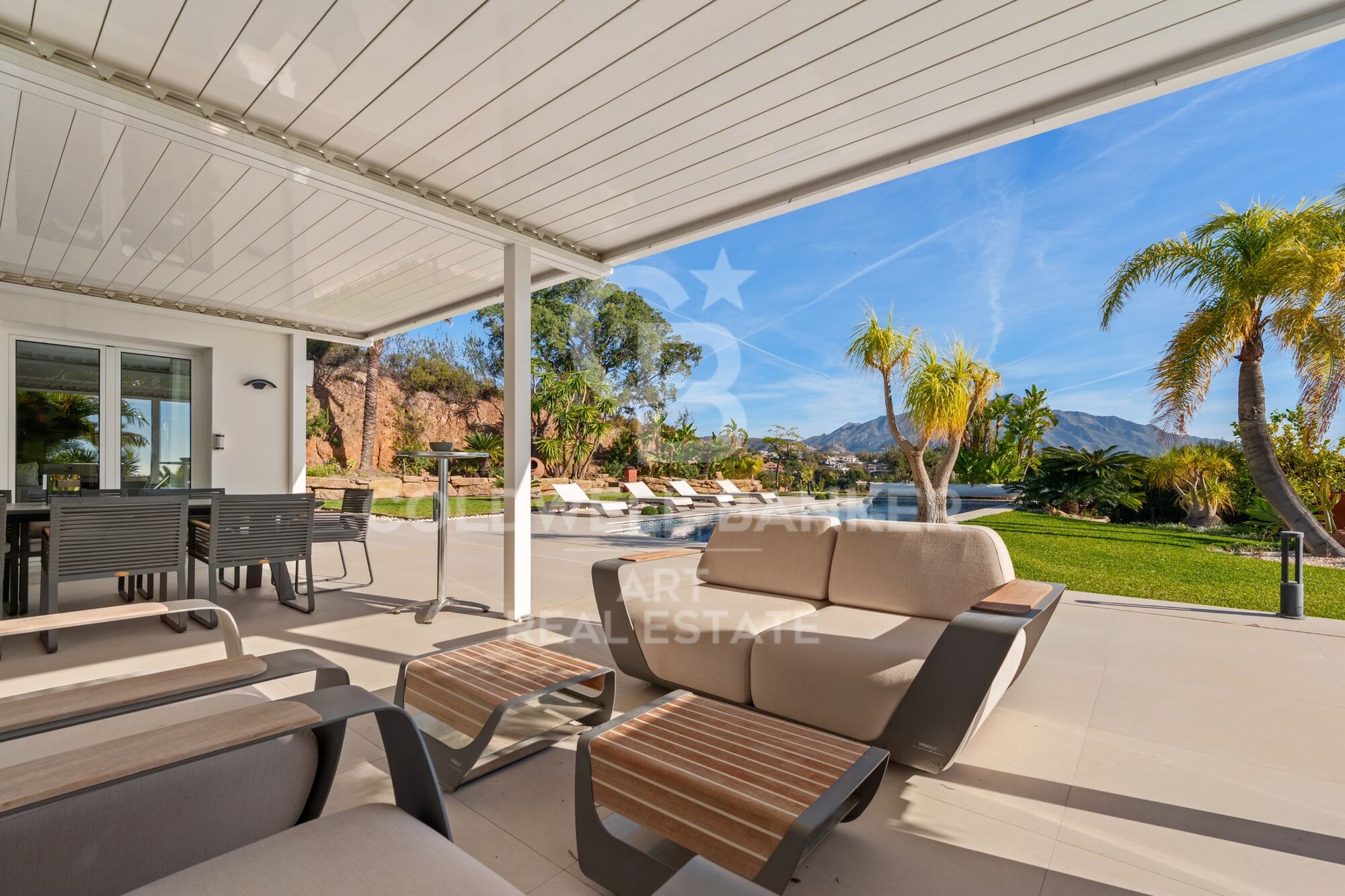 Villa Exceptionnelle avec Vues Panoramiques à Puerto del Almendro, Benahavís
