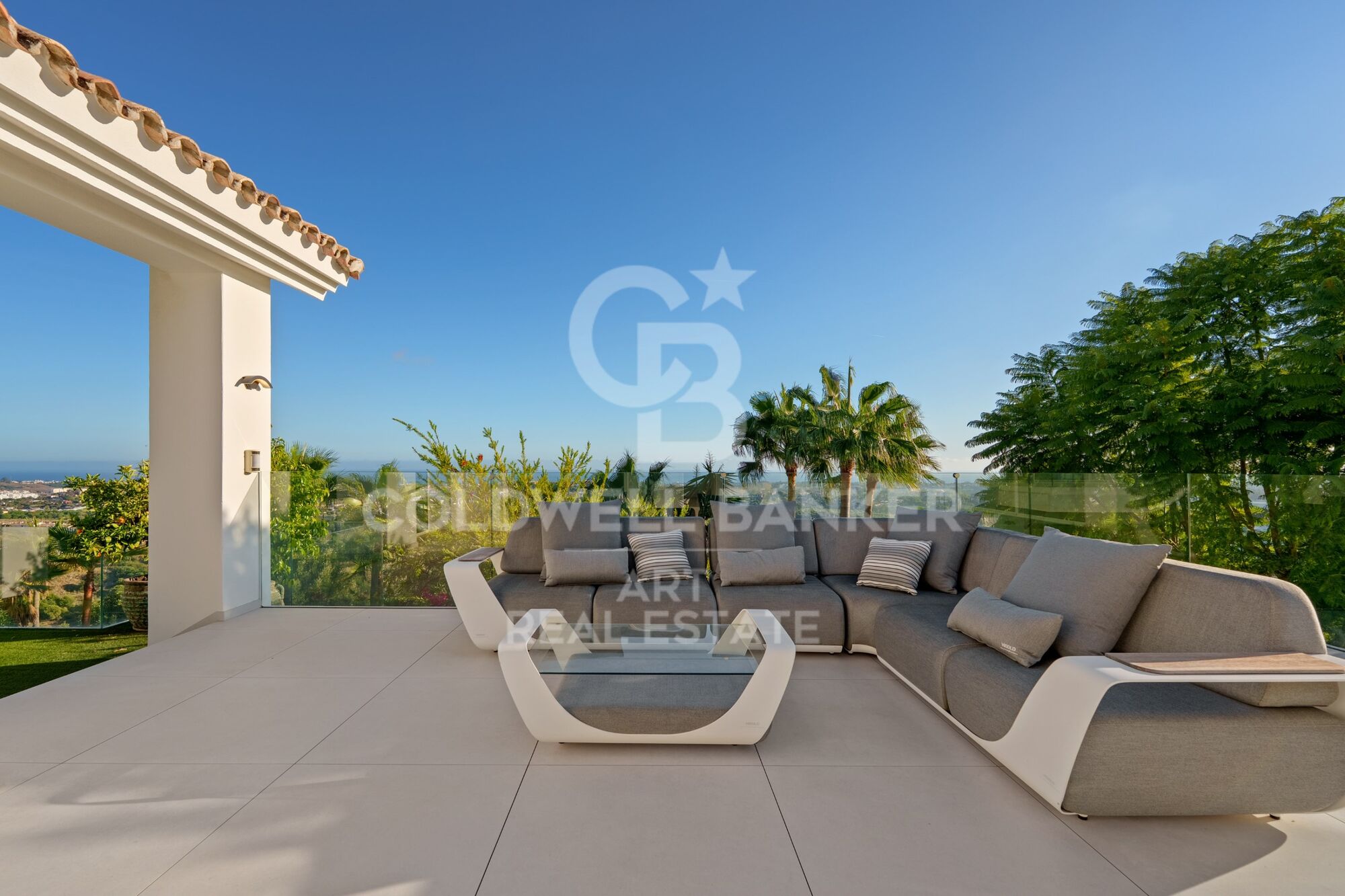 Villa Exceptionnelle avec Vues Panoramiques à Puerto del Almendro, Benahavís