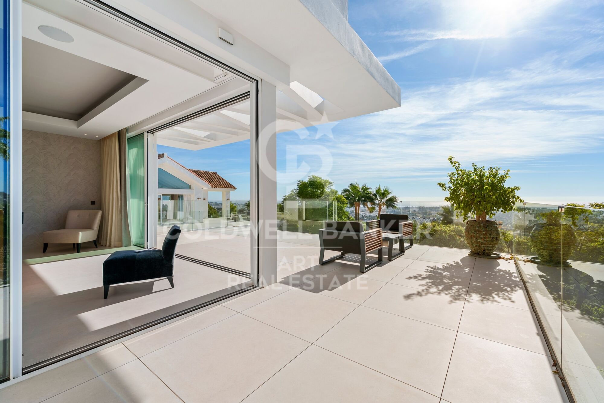 Stunning Villa with Panoramic Views in Puerto del Almendro, Benahavís