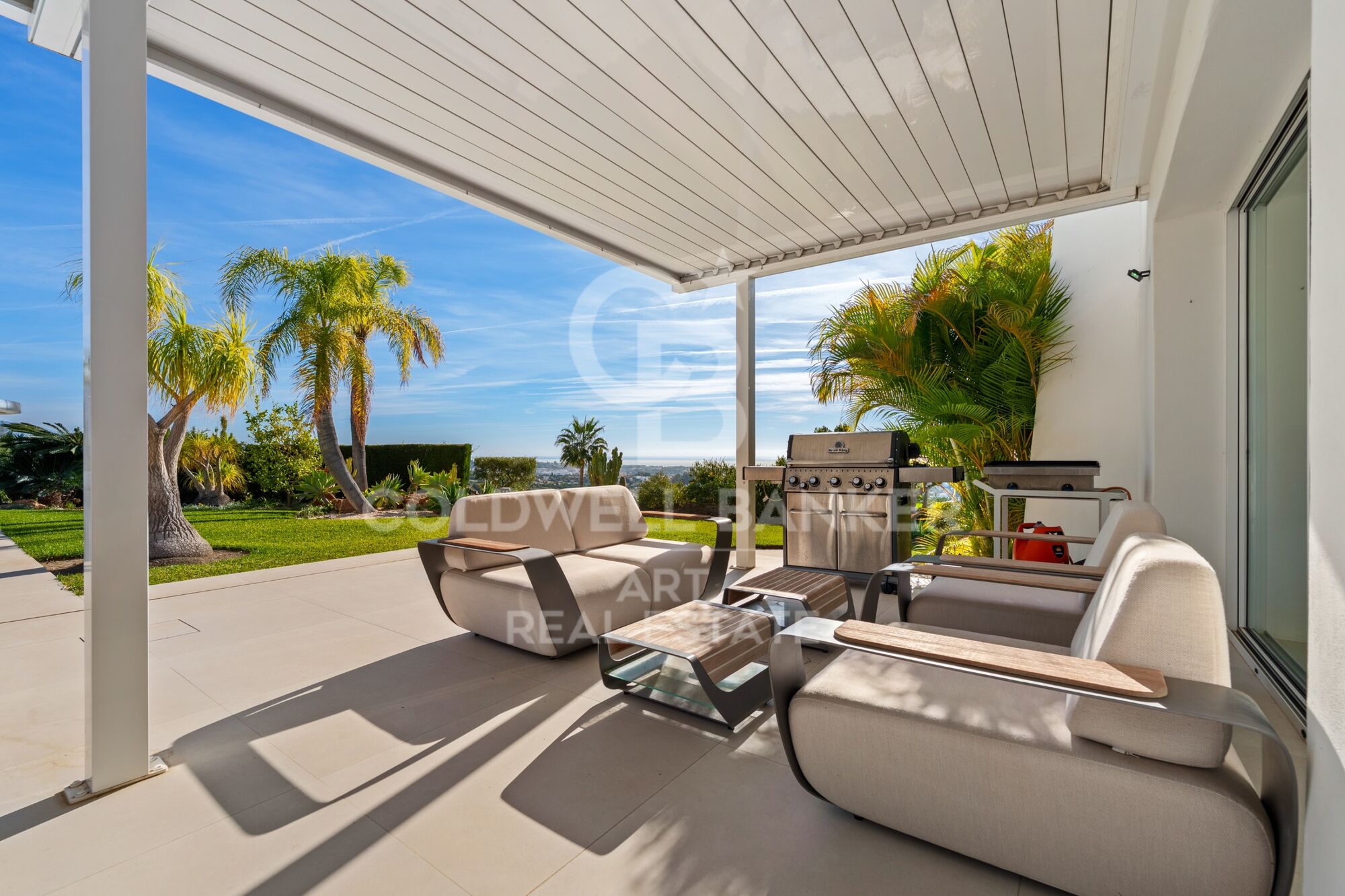 Villa Exceptionnelle avec Vues Panoramiques à Puerto del Almendro, Benahavís