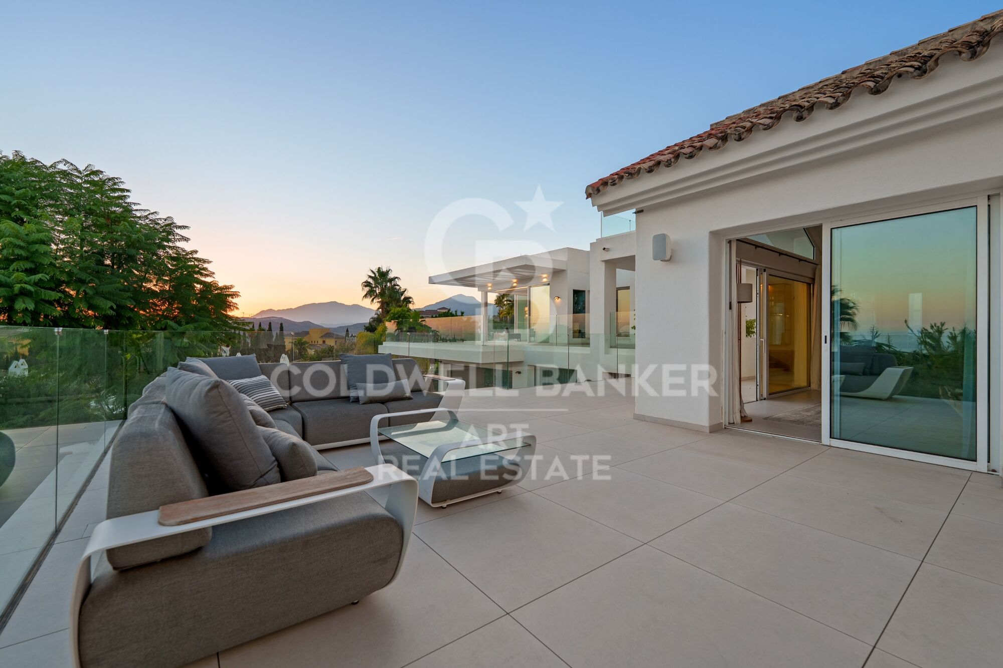 Villa Exceptionnelle avec Vues Panoramiques à Puerto del Almendro, Benahavís